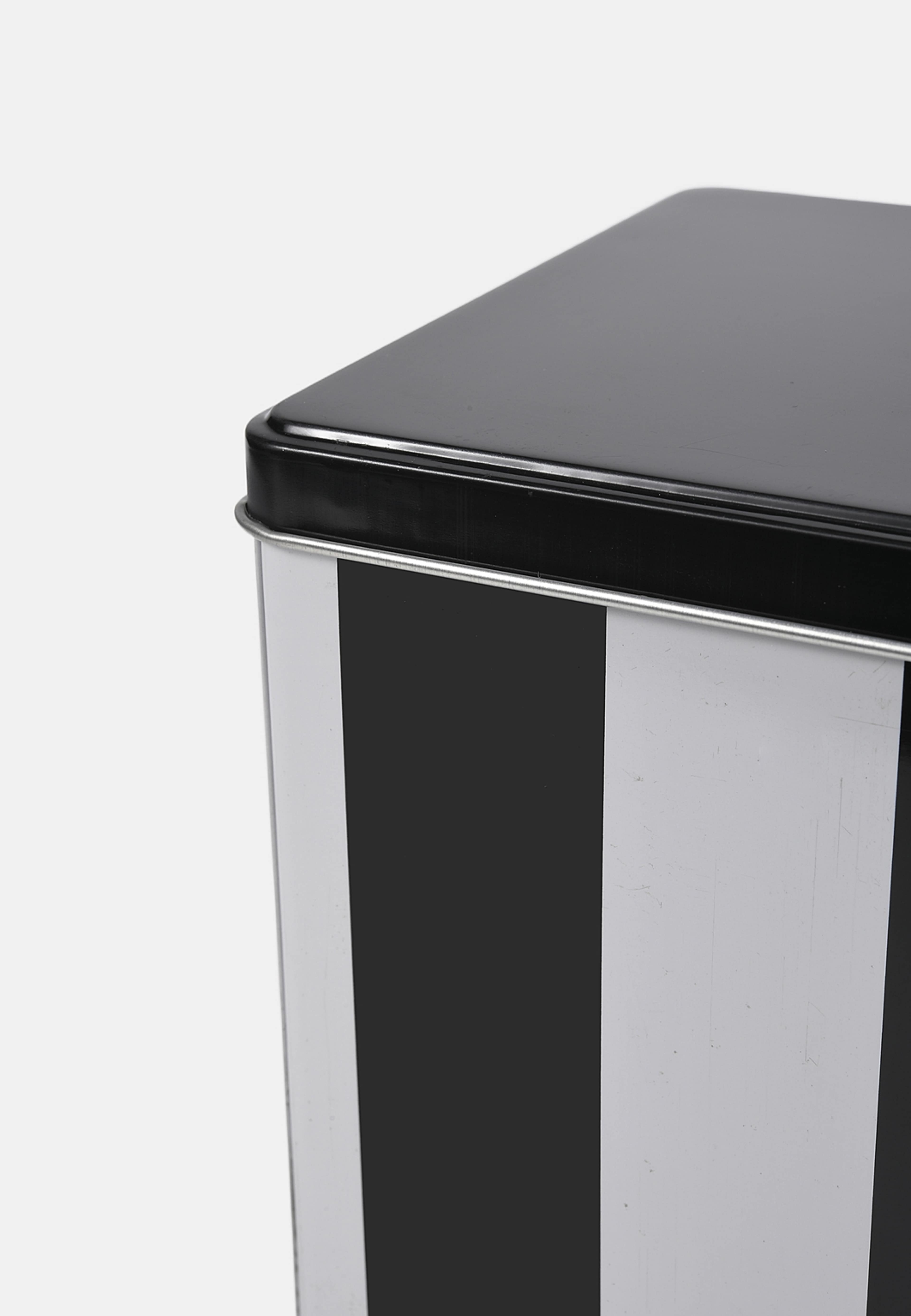 Förvaringsburk i metall STRIPE, från Åhléns Home, i färgen Black. Klicka för att öppna bilden i stort format