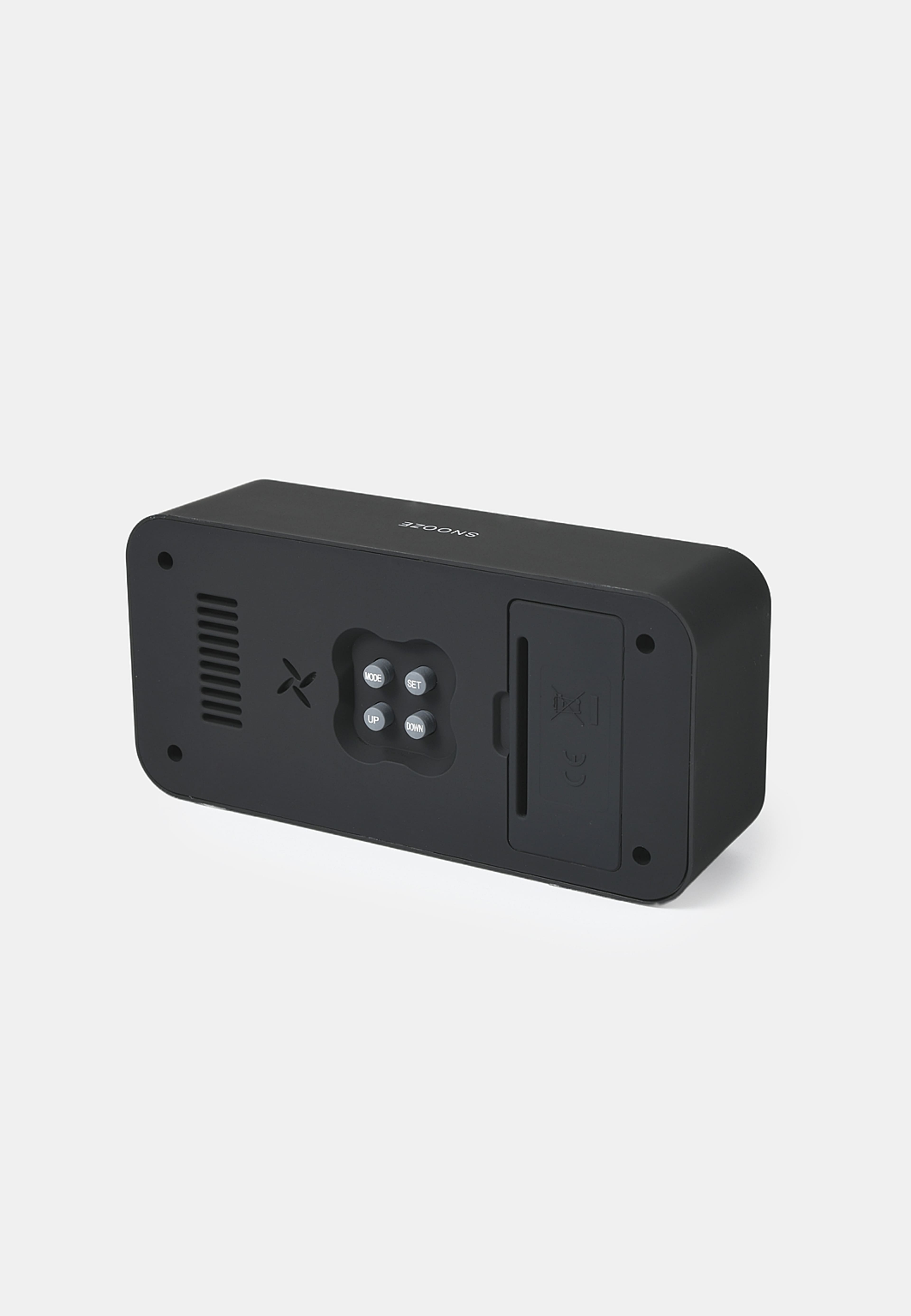 Digital väckarklocka, från Åhléns Home, i färgen Black. Klicka för att öppna bilden i stort format