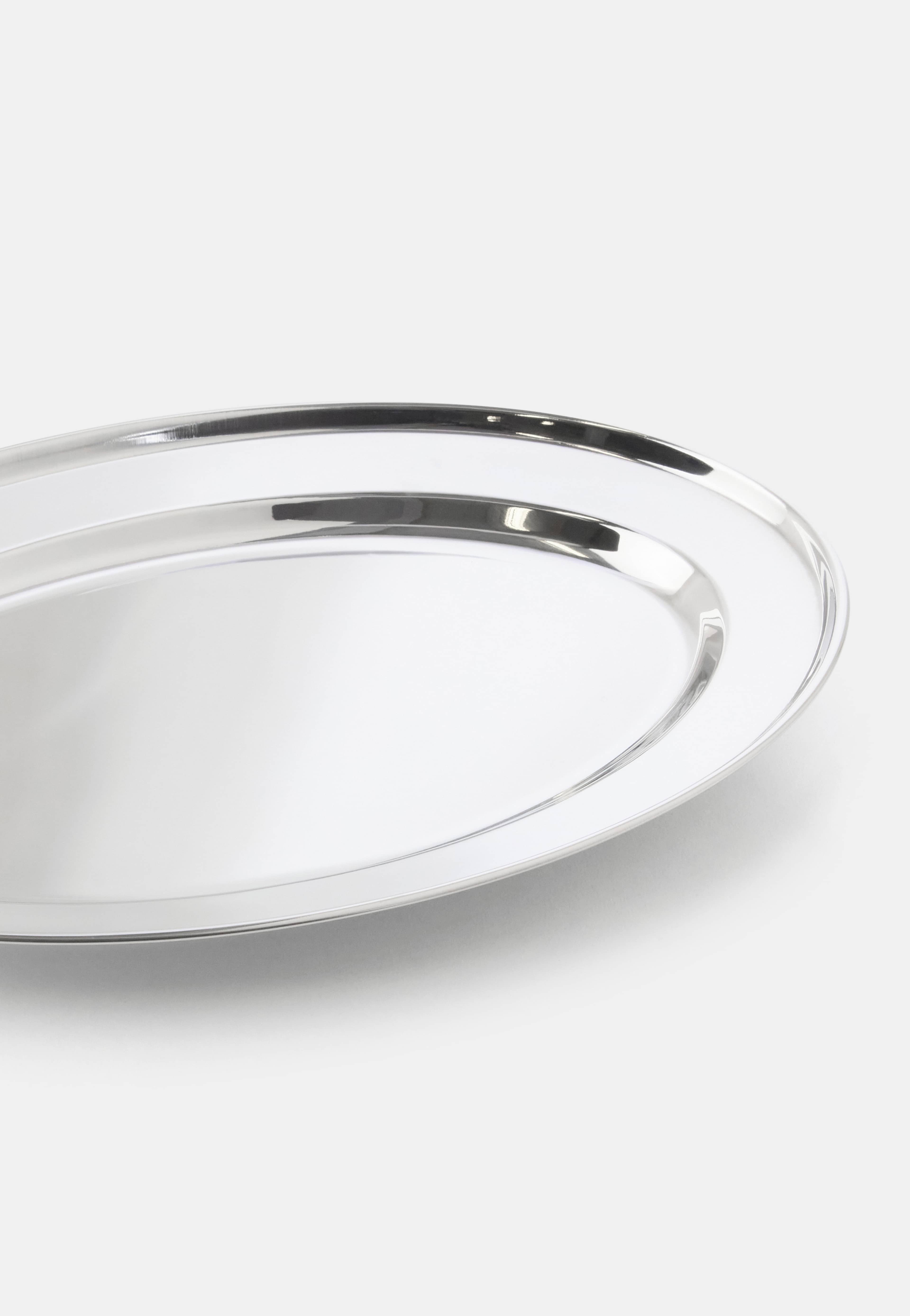 Oval bricka BISTRO 35x21,5 cm, från Åhléns Home, i färgen Silver. Klicka för att öppna bilden i stort format