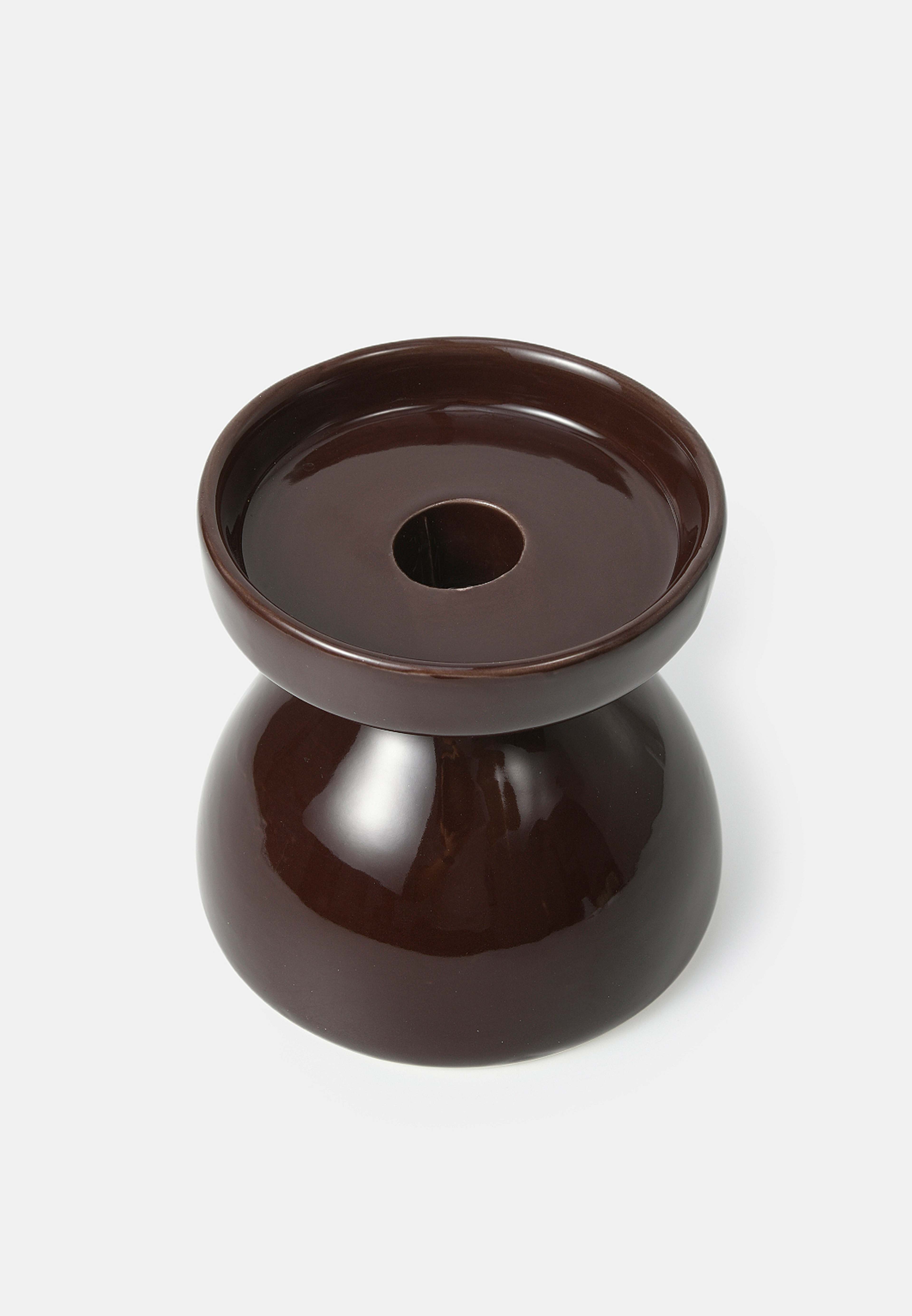 Ljusstake GULLAN, från Åhléns Home, i färgen Dk Brown. Klicka för att öppna bilden i stort format