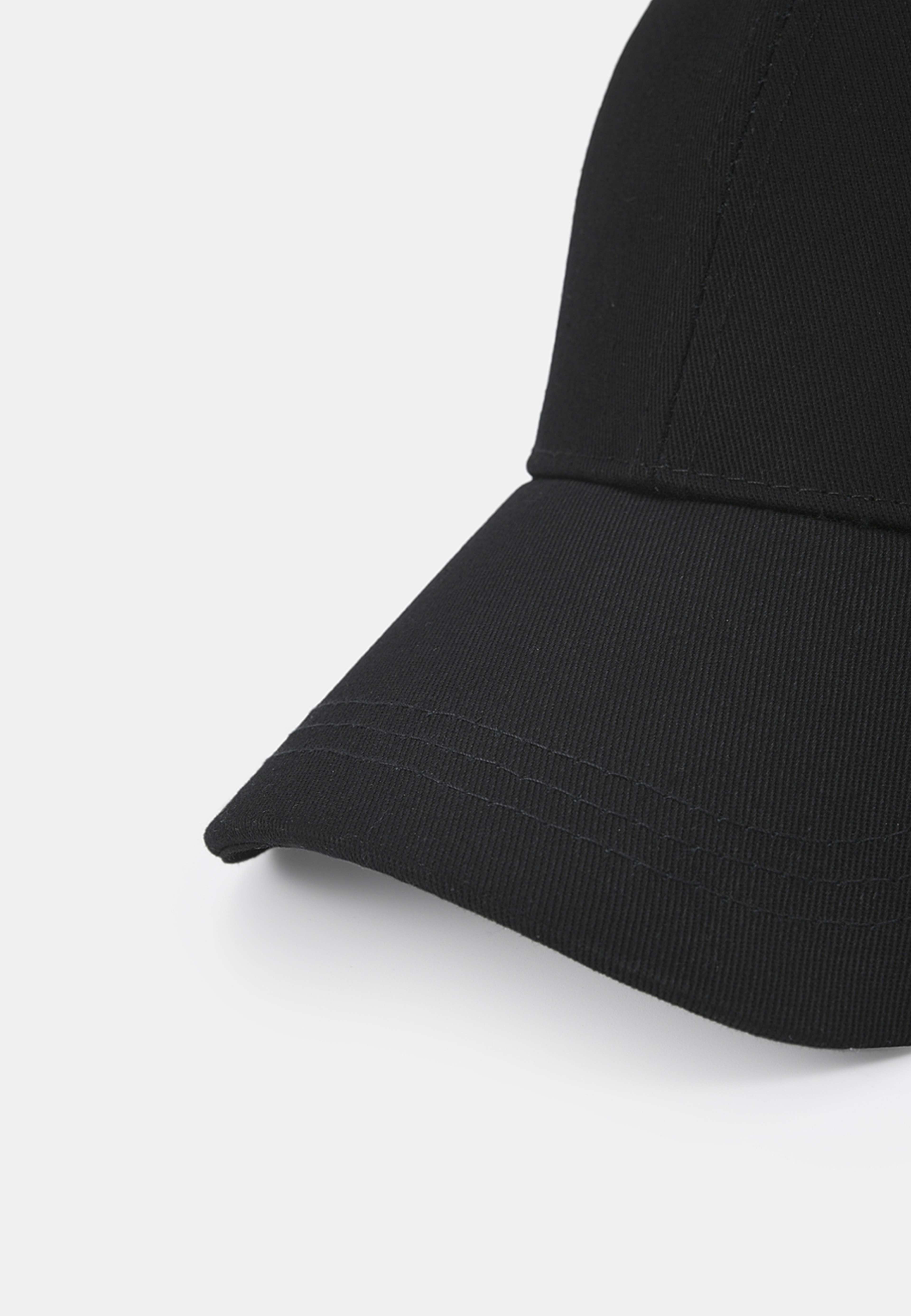 Keps OLLE, från NORVIE, i färgen Black. Klicka för att öppna bilden i stort format