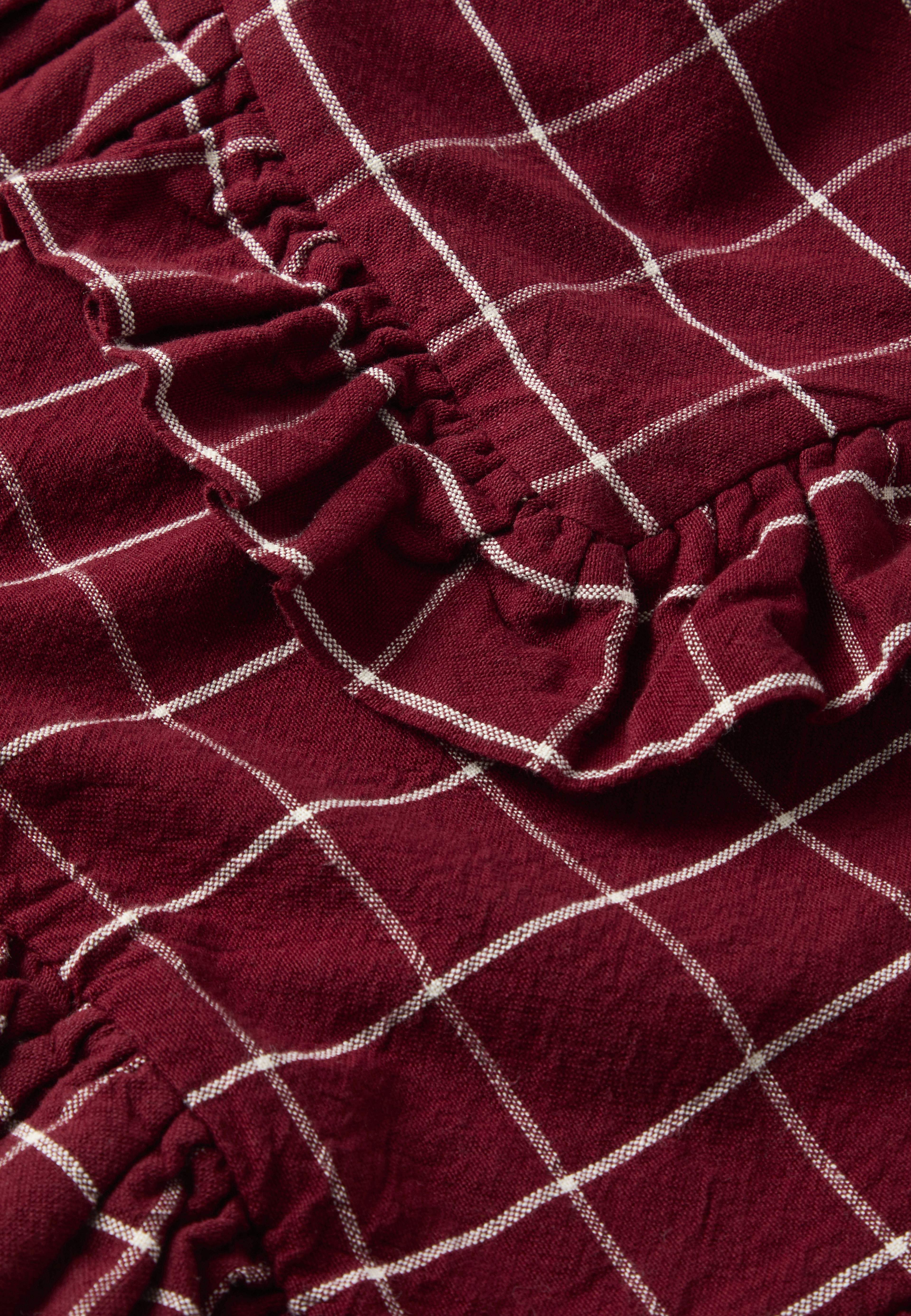 Kuddfodral CHECK FRILL 50x50 cm, från PORTOLINO LIVING, i färgen Off White/Red. Klicka för att öppna bilden i stort format