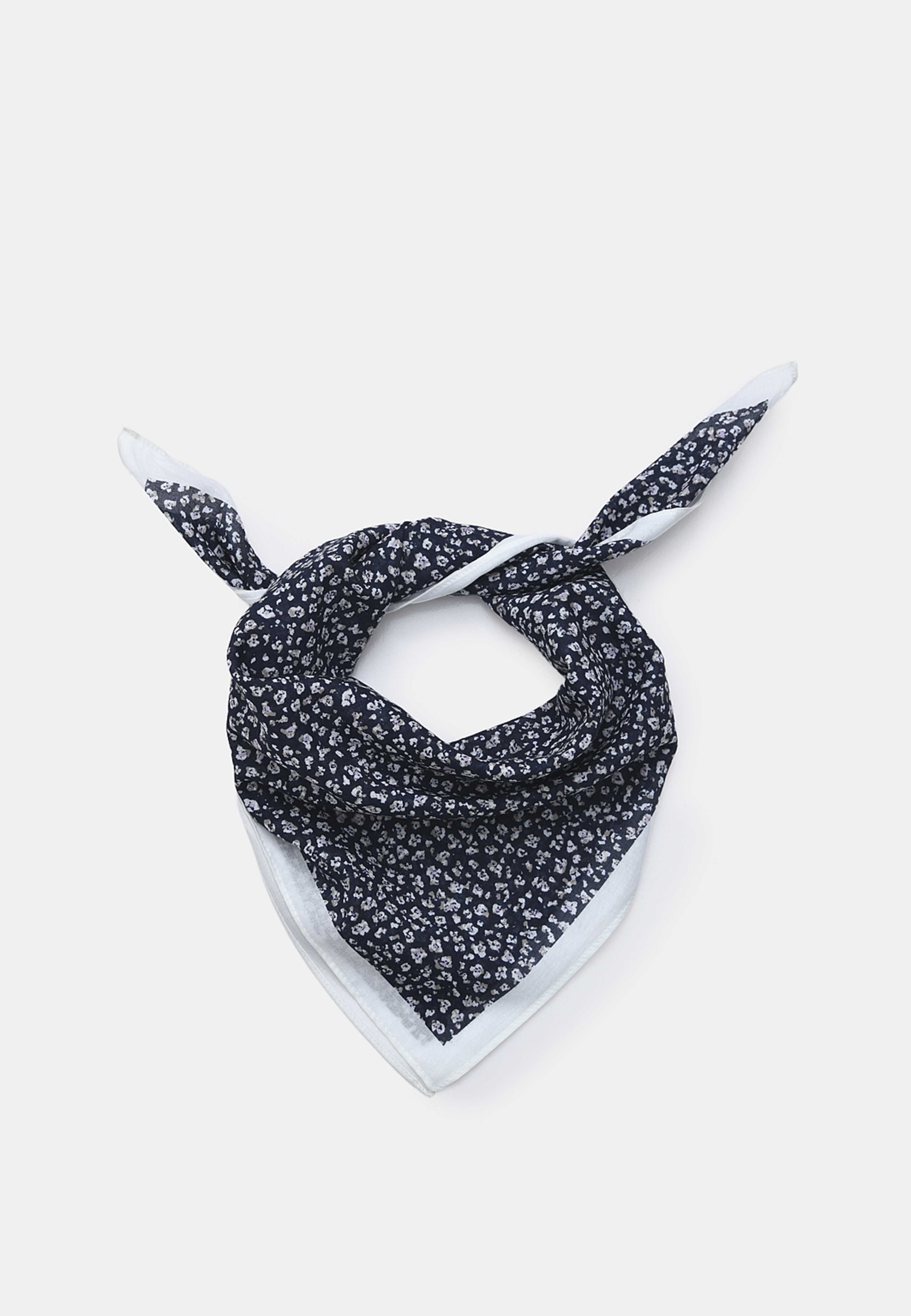 Bomullsscarf MIRANDA, från Carin Wester, i färgen Ditsy. Klicka för att öppna bilden i stort format