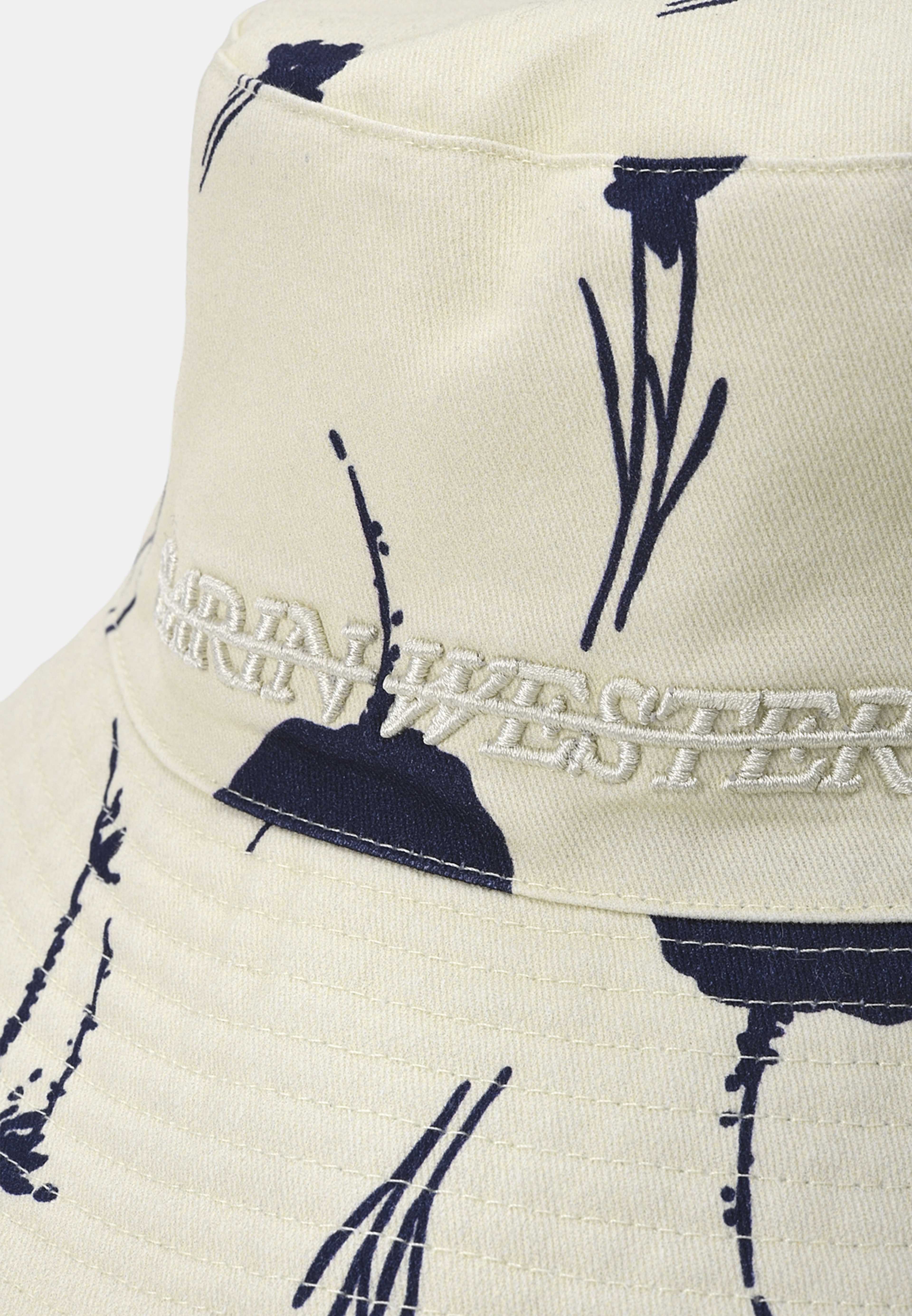 Bucket hat i denim BRENNA, från Carin Wester, i färgen Flower. Klicka för att öppna bilden i stort format
