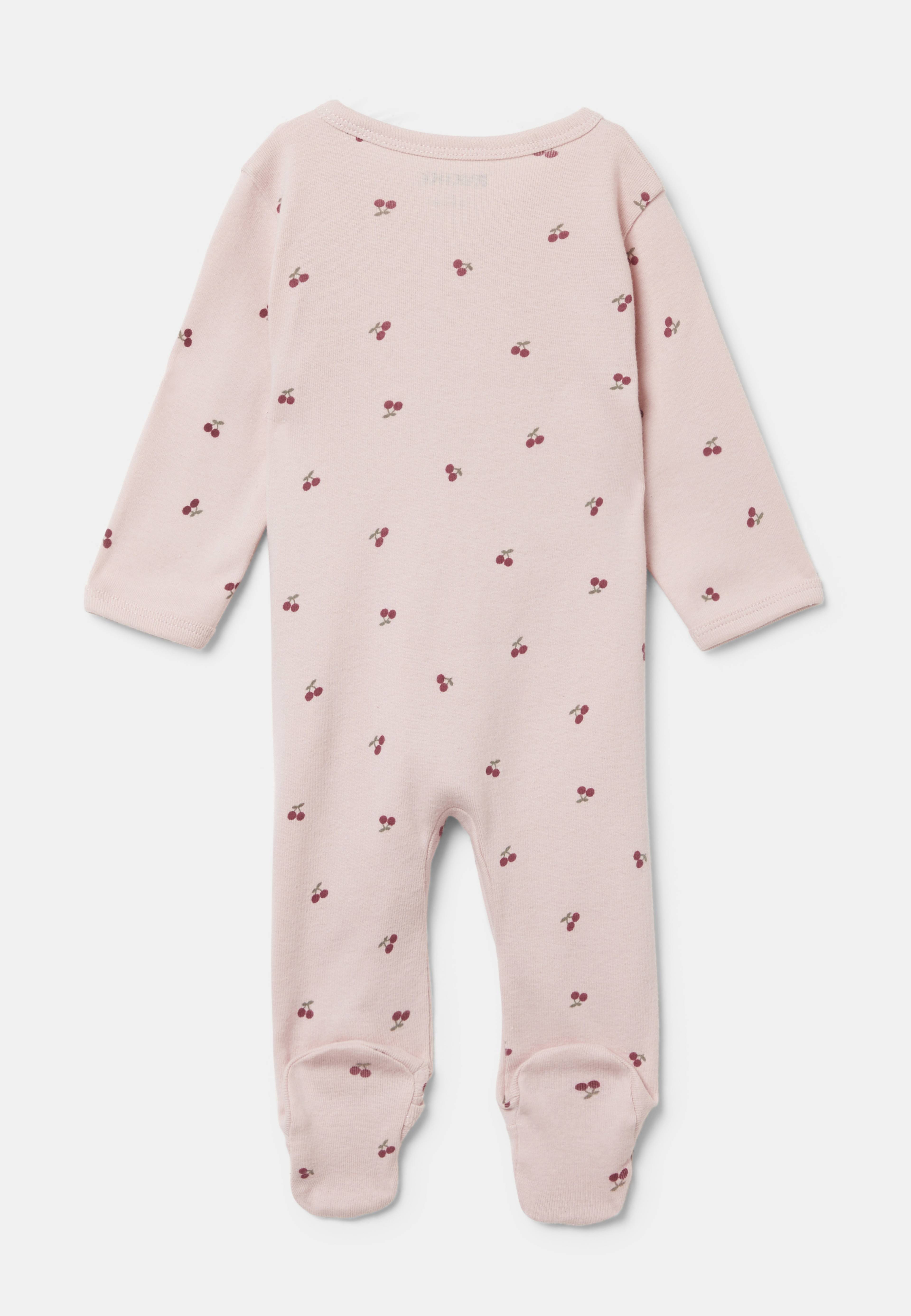 Pyjamas med tryckknappar ALEX, från RIKIKI, i färgen Cherry Pink. Klicka för att öppna bilden i stort format
