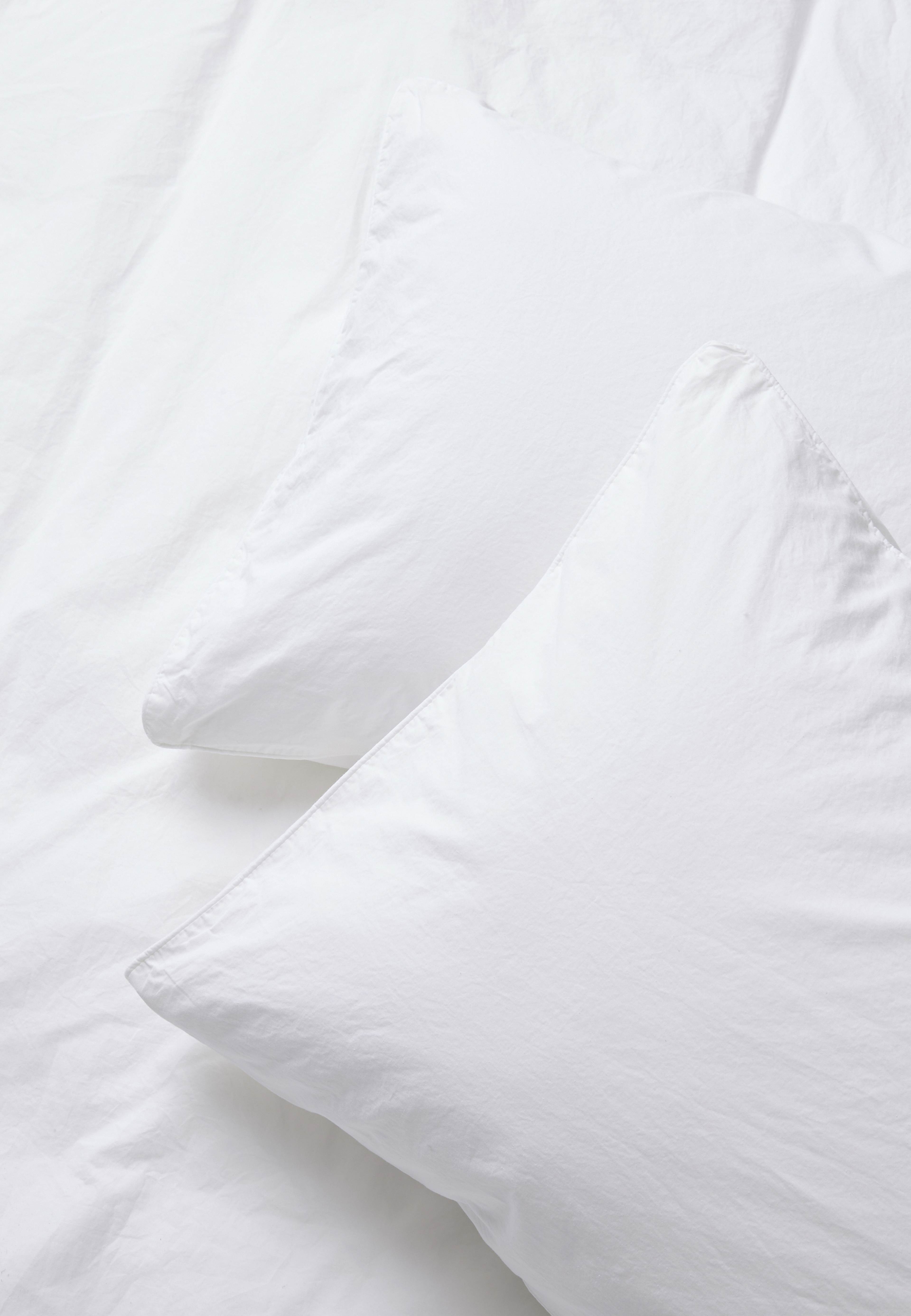 Enfärgat örngott i percale 50x90 cm, från VIDE, i färgen White. Klicka för att öppna bilden i stort format
