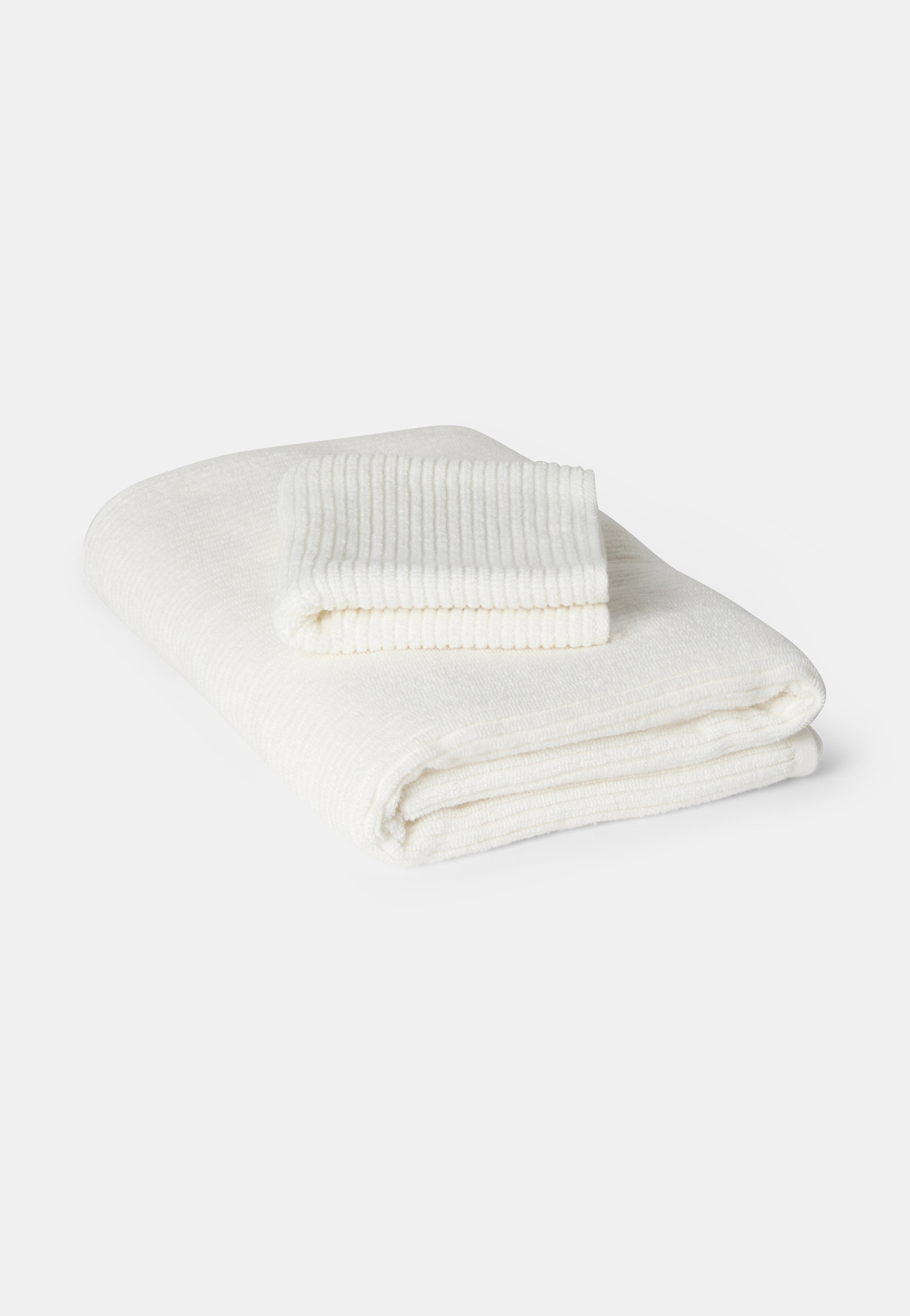 Handduk ISA 30x50 cm, från Åhléns Home, i färgen Offwhite. Klicka för att öppna bilden i stort format
