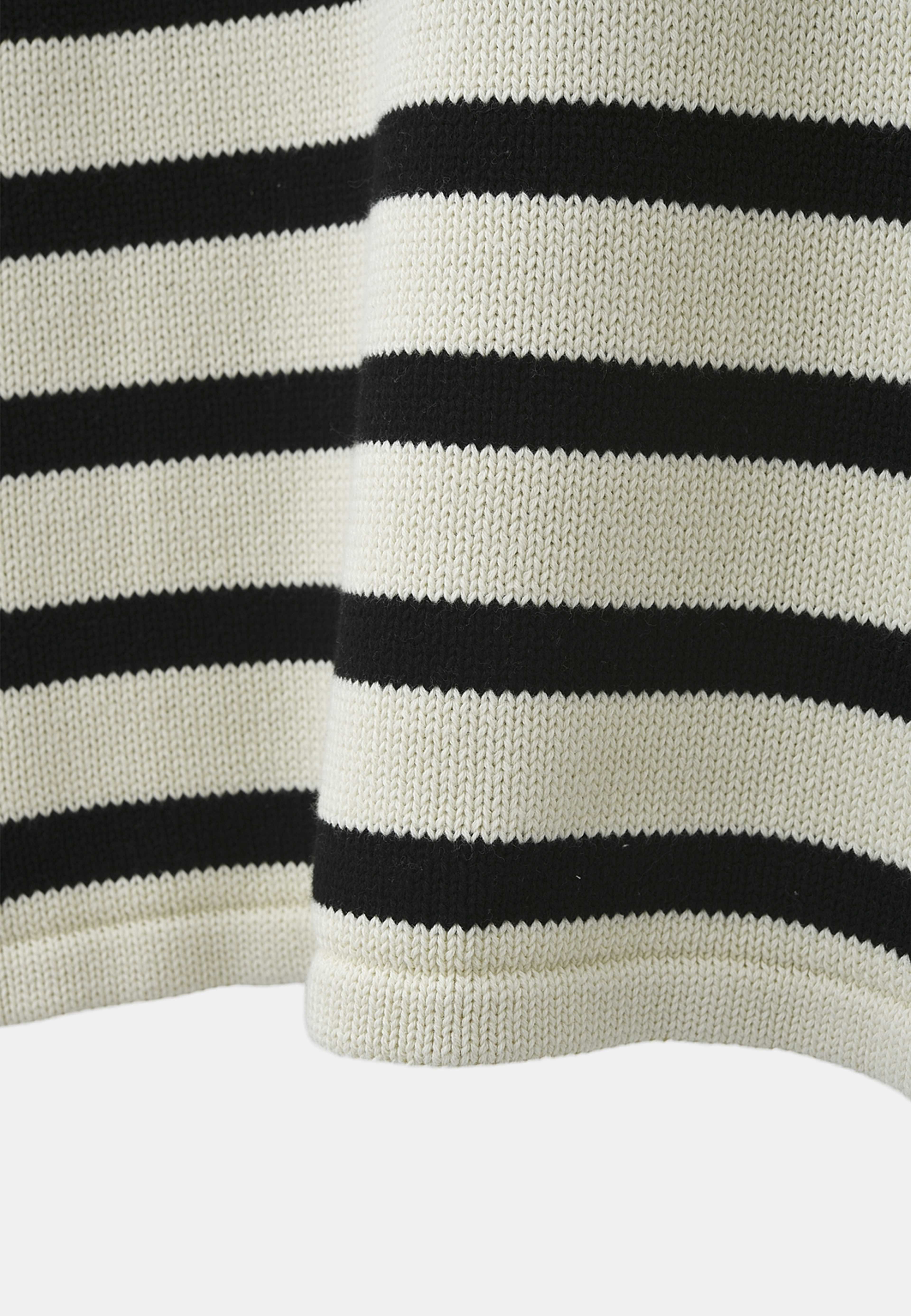 Jumper JADE, från Å WOMAN, i färgen Stripe. Klicka för att öppna bilden i stort format