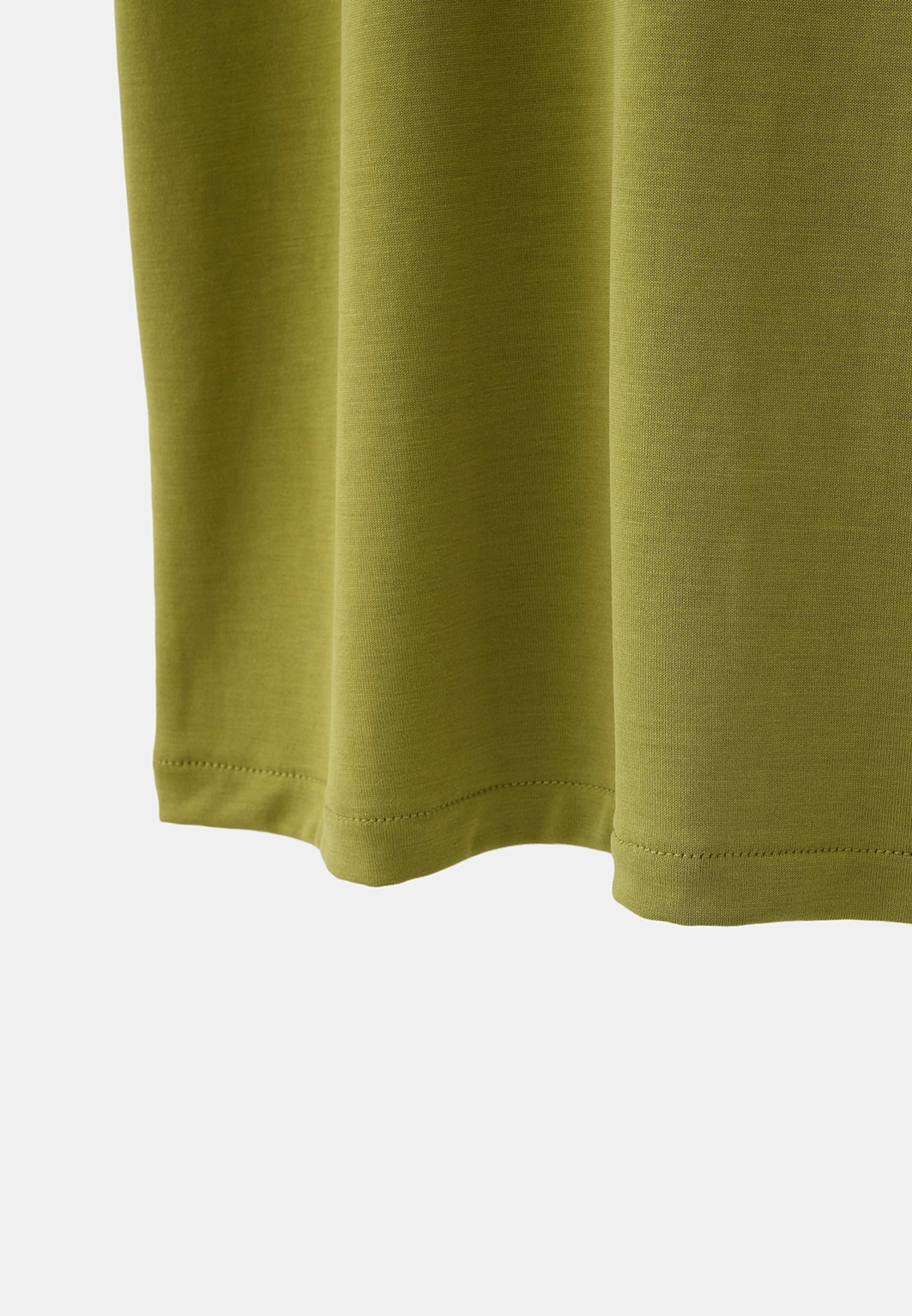 T-shirt i modalmix MAJA, från Å WOMAN, i färgen Moss Green. Klicka för att öppna bilden i stort format