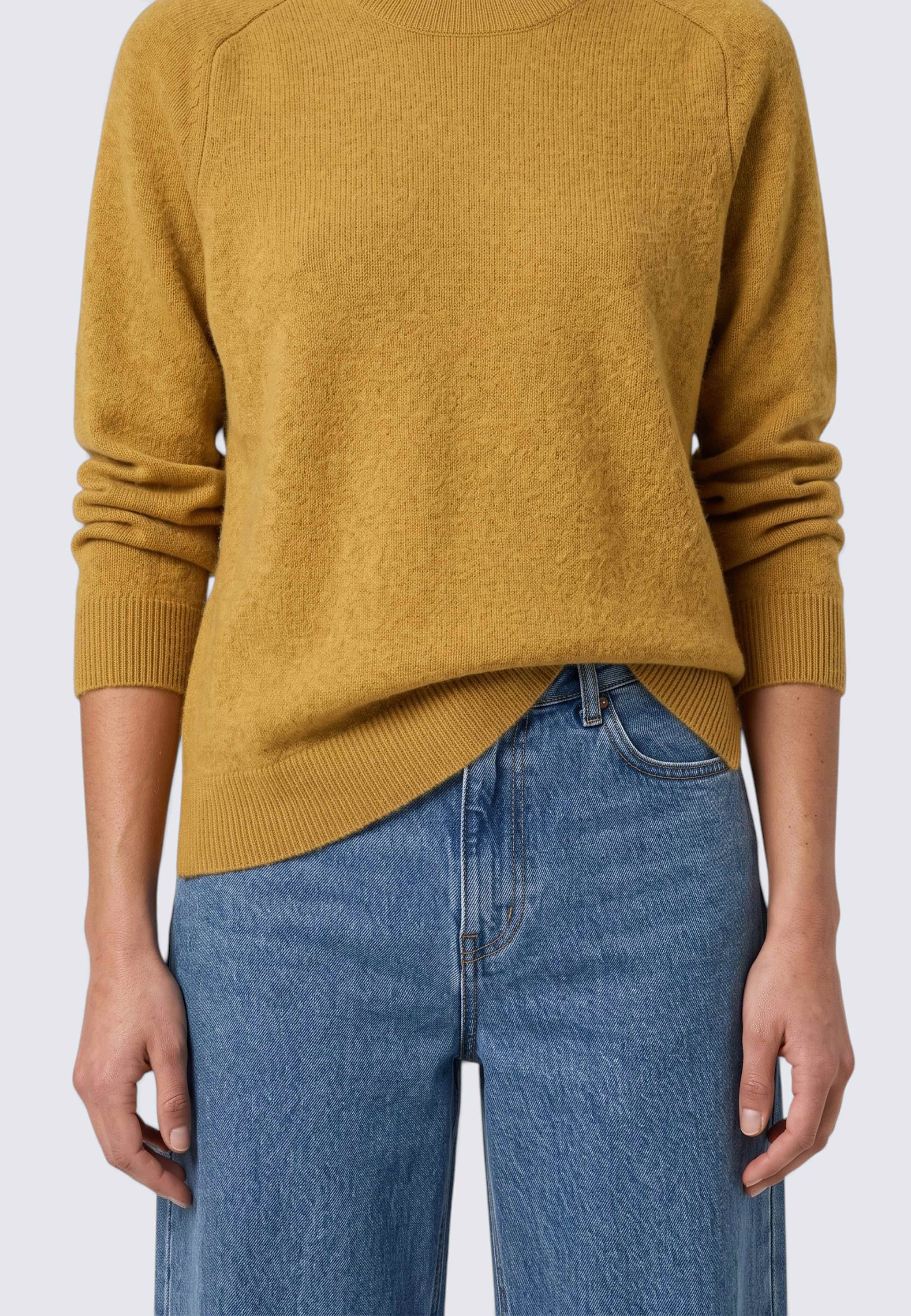 Stickad ulltröja EBBA, från Carin Wester, i färgen Mustard. Klicka för att öppna bilden i stort format