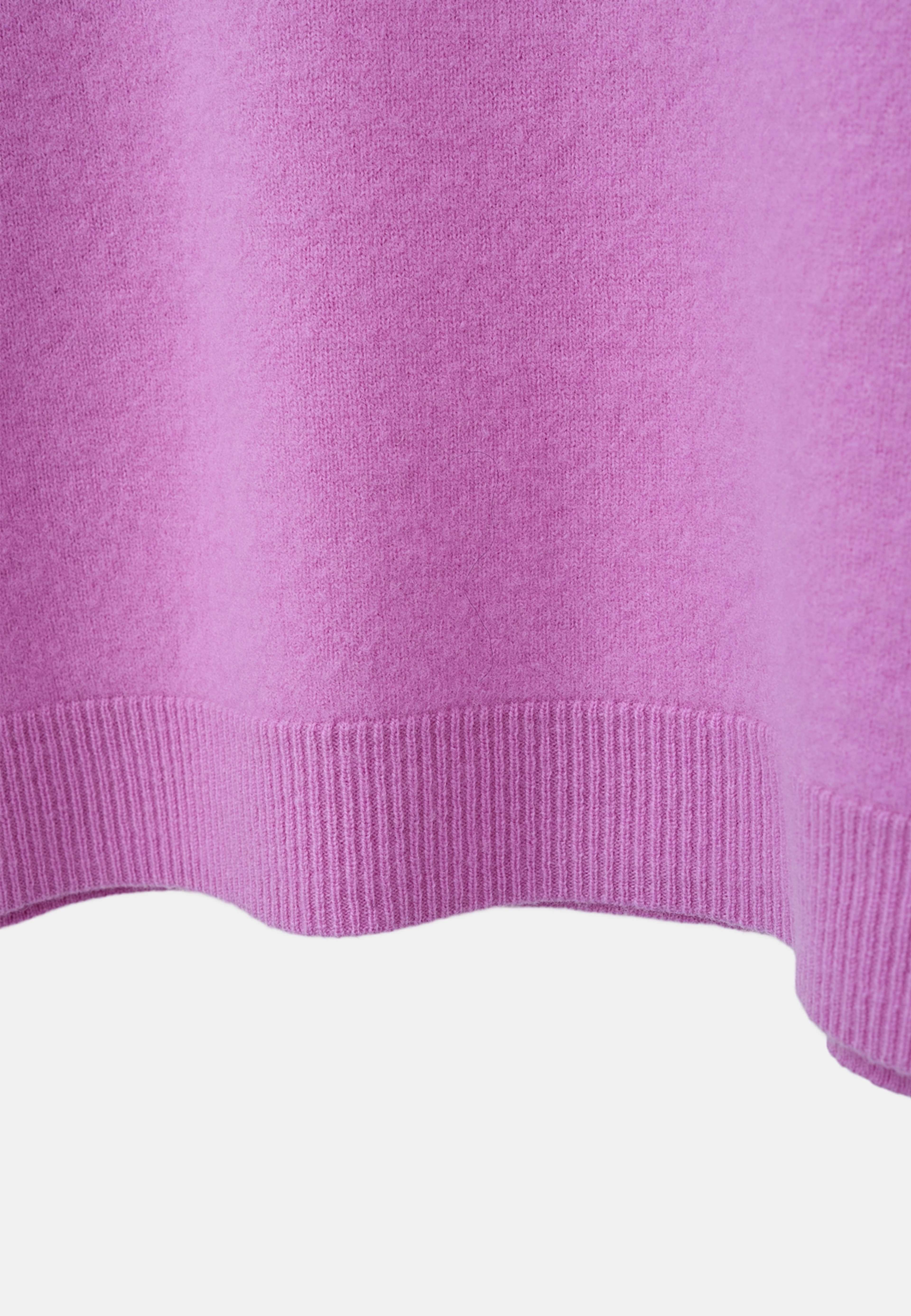 Stickad ulltröja EBBA, från Carin Wester, i färgen Violet. Klicka för att öppna bilden i stort format