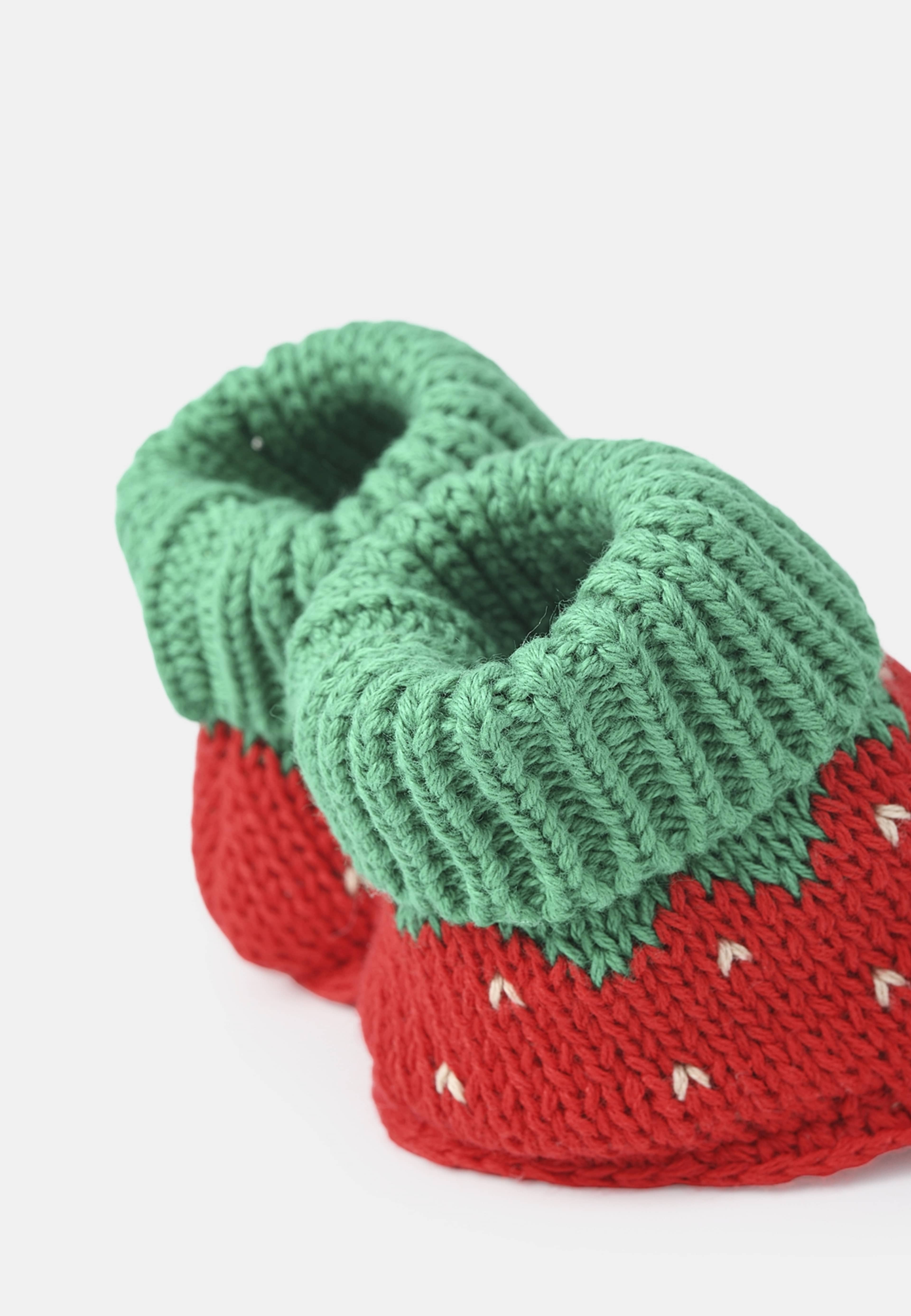 Stickade tossor STRAWBERRY, från RIKIKI, i färgen Red. Klicka för att öppna bilden i stort format