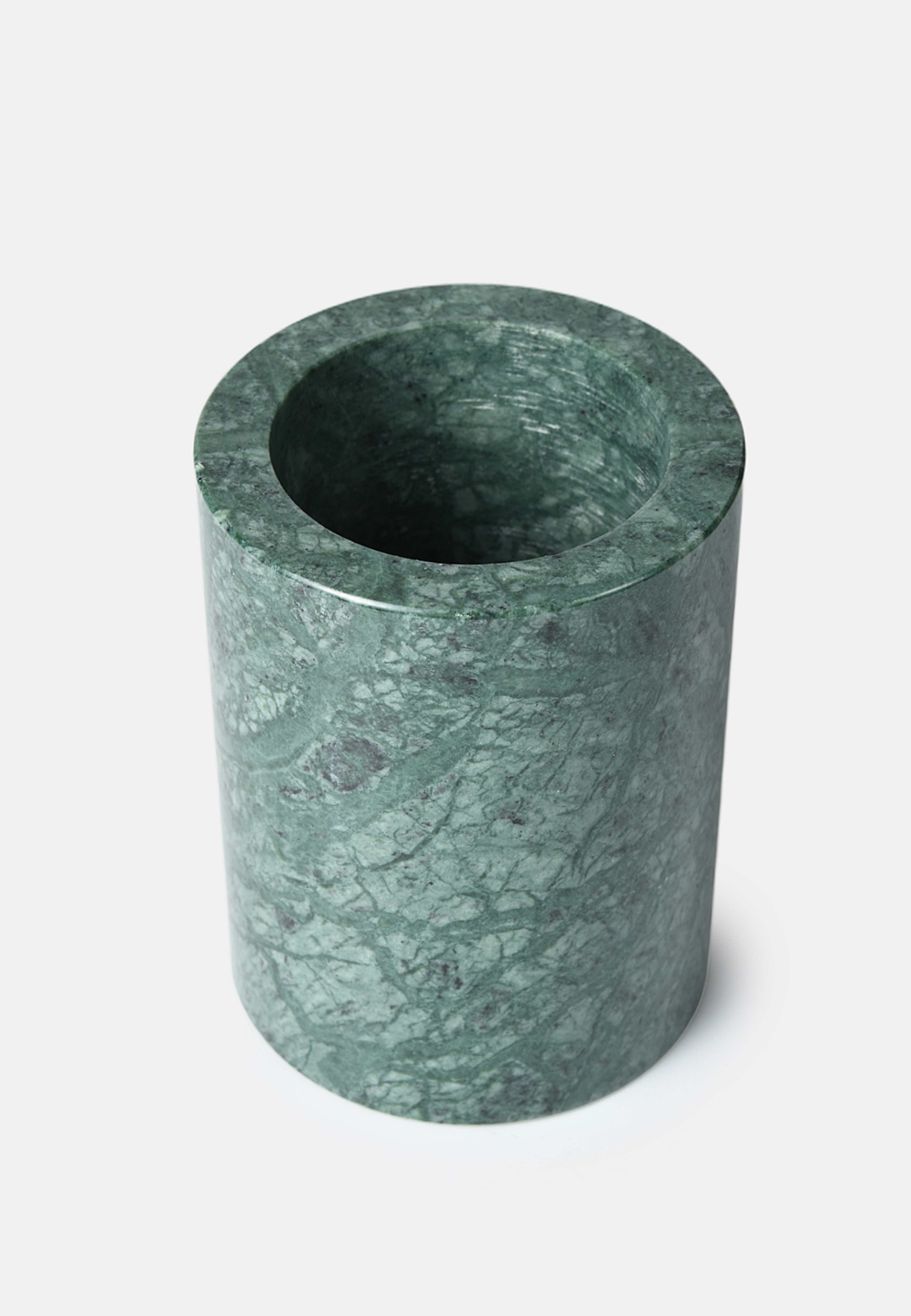 Badrumsmugg i marmor, från Åhléns Home, i färgen Green. Klicka för att öppna bilden i stort format