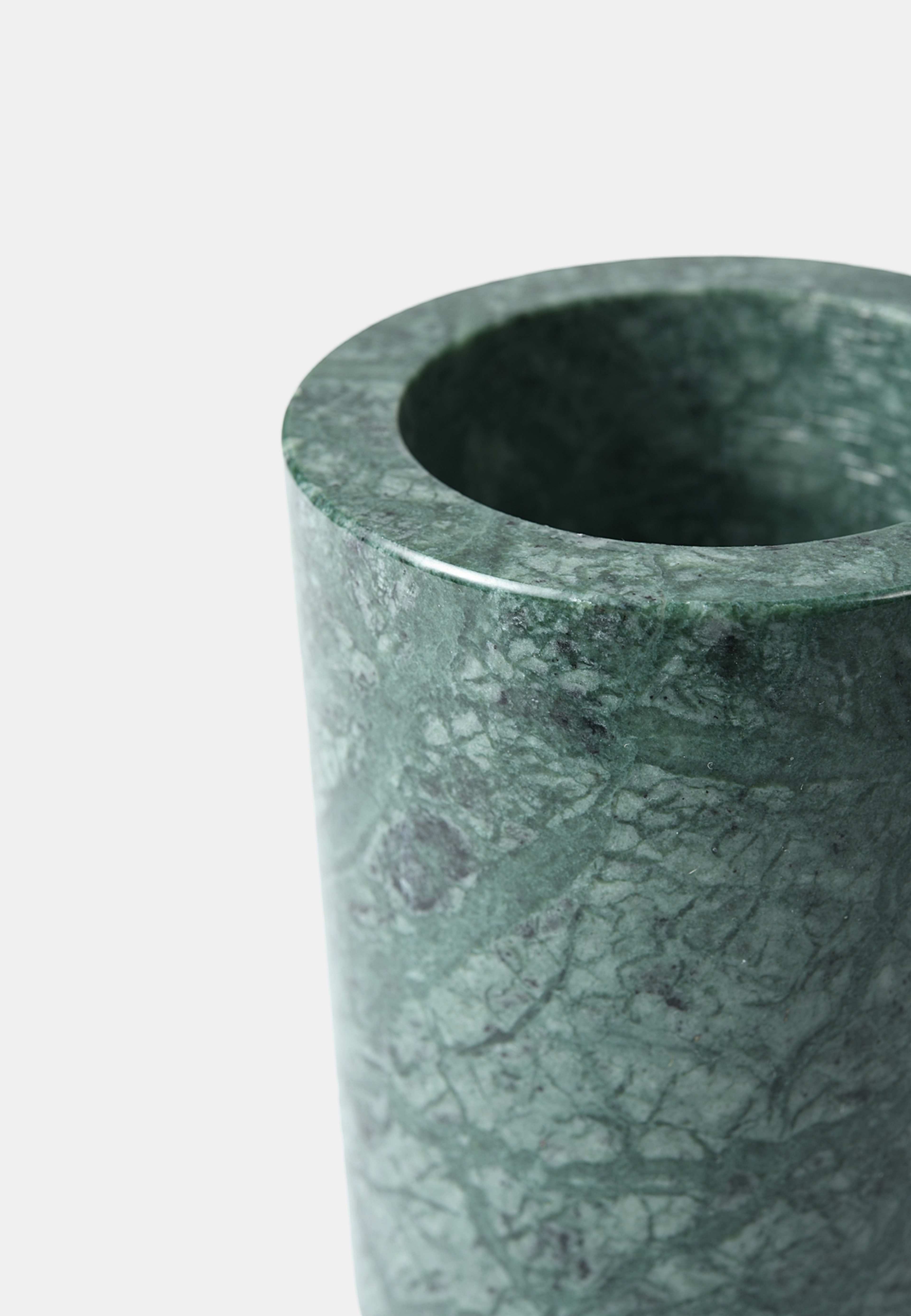 Badrumsmugg i marmor, från Åhléns Home, i färgen Green. Klicka för att öppna bilden i stort format