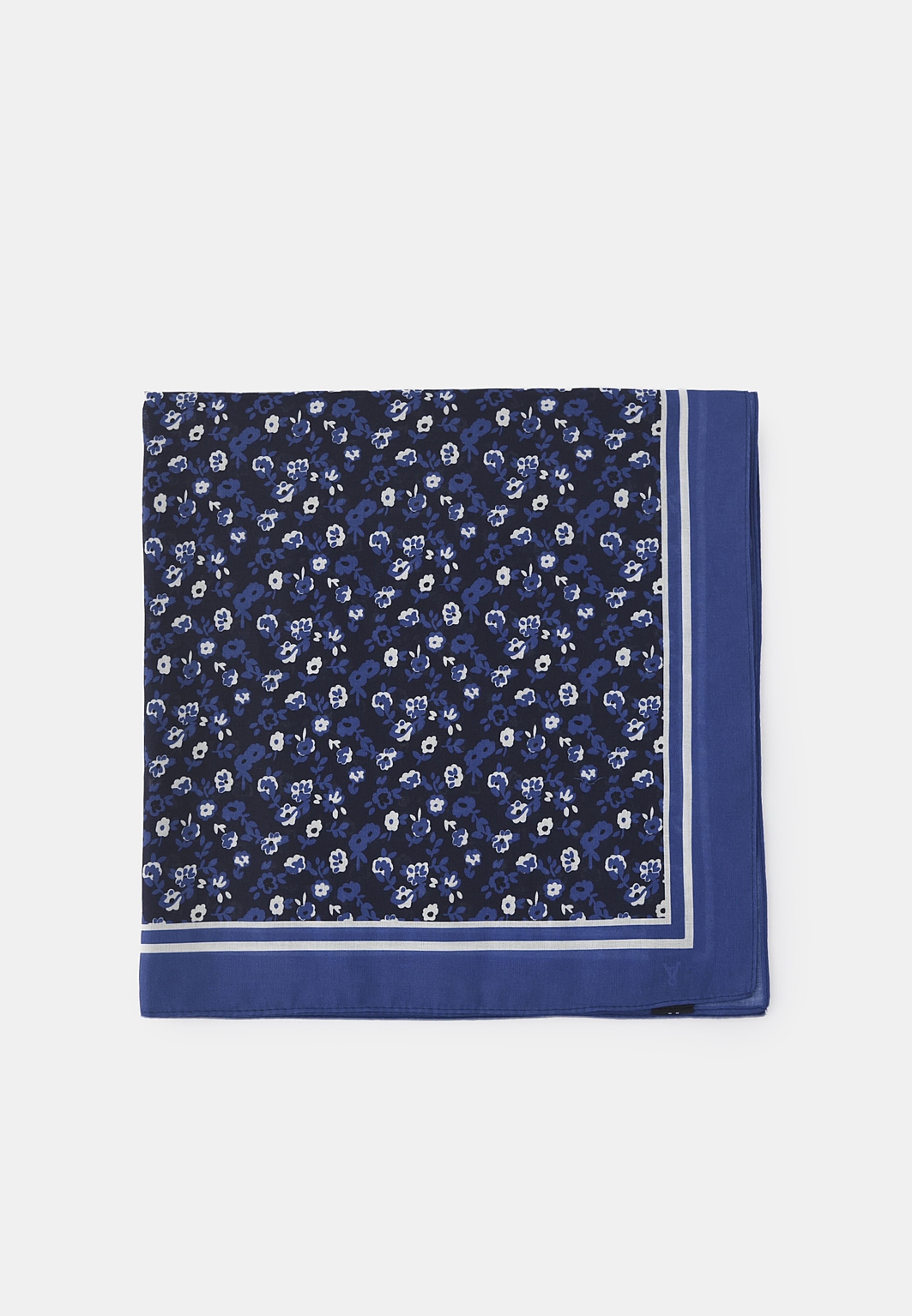 Bomullsscarf VIOLET, från Å WOMAN, i färgen Navy. Klicka för att öppna bilden i stort format