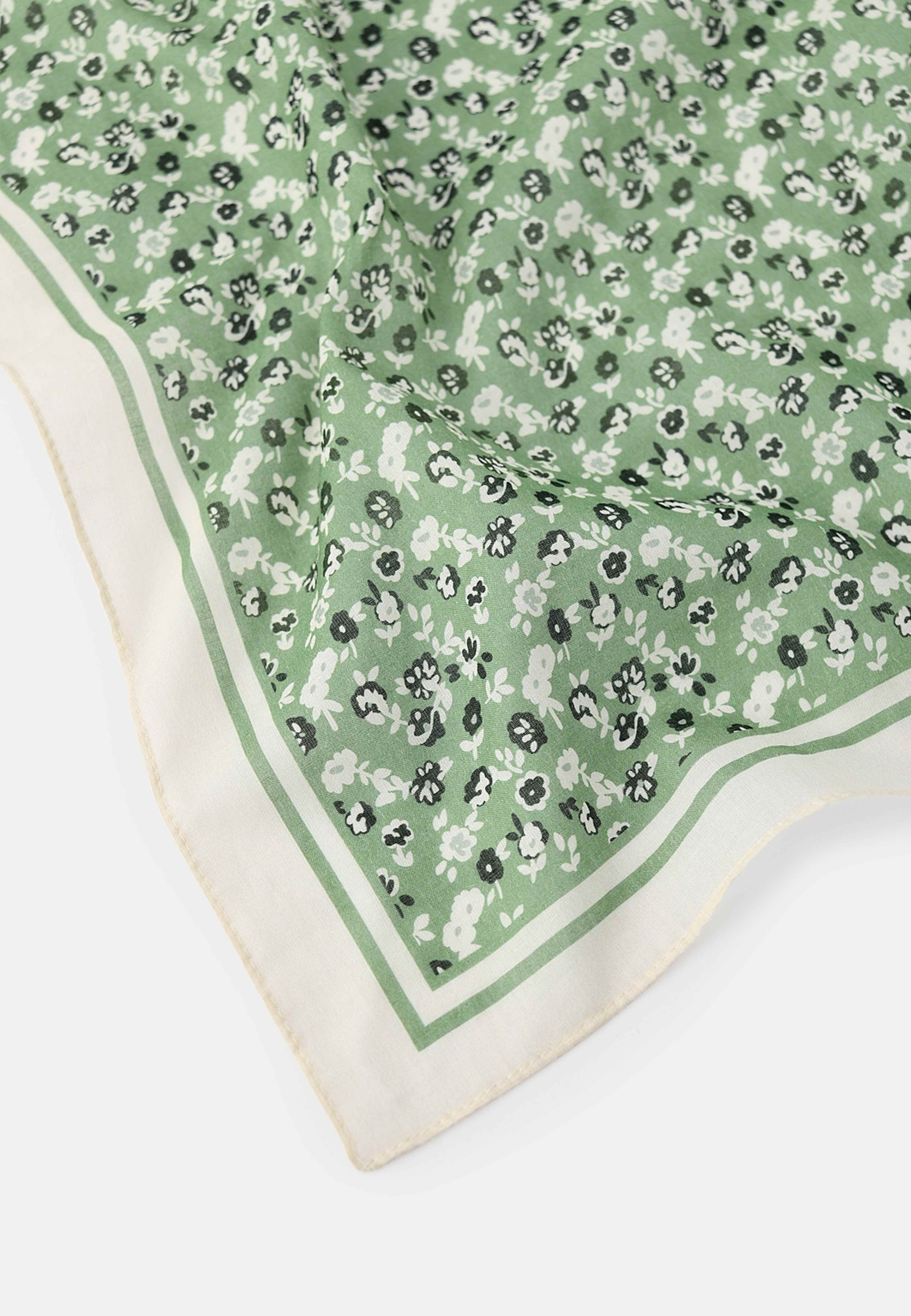 Bomullsscarf VIOLET, från Å WOMAN, i färgen Green. Klicka för att öppna bilden i stort format