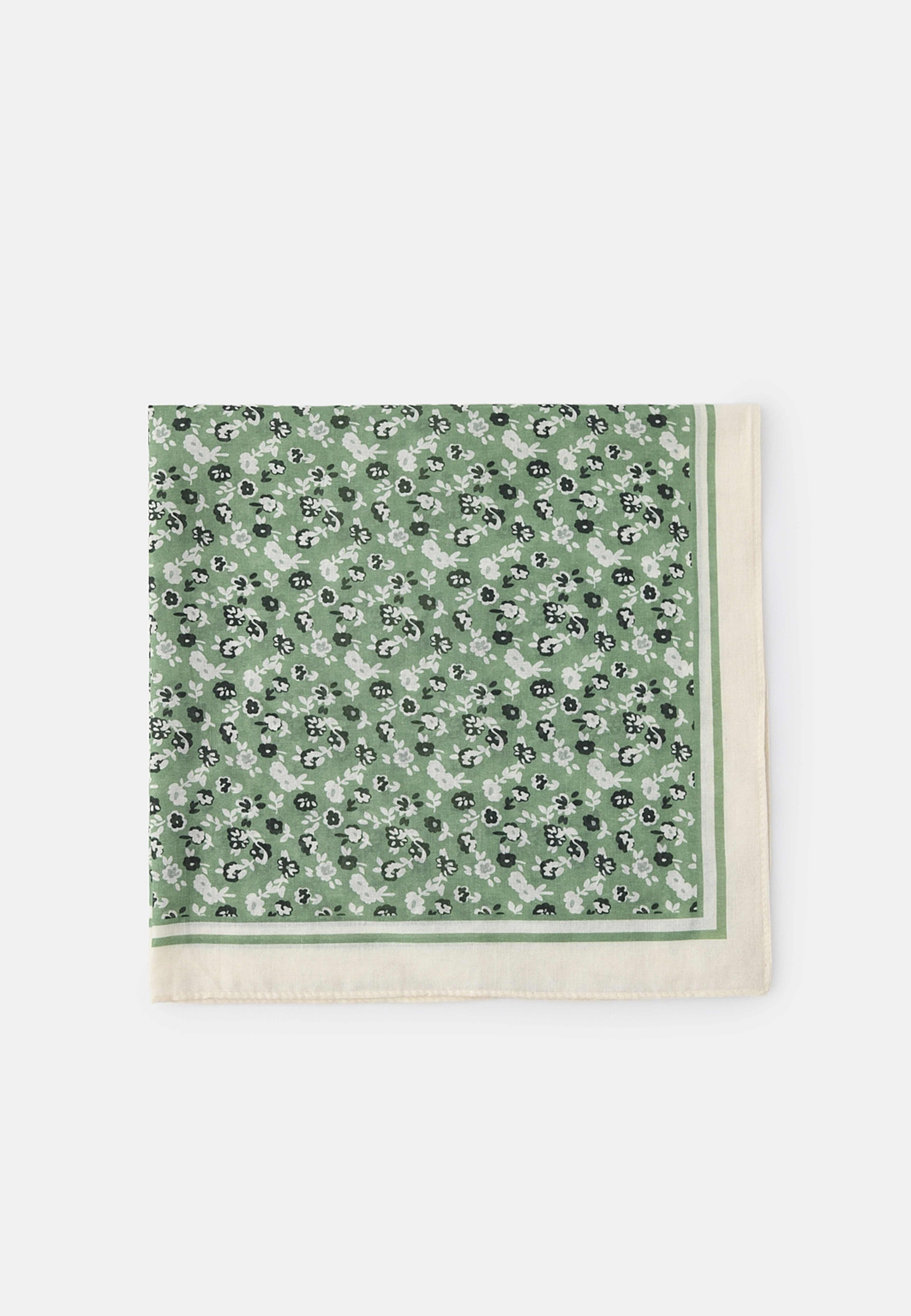 Bomullsscarf VIOLET, från Å WOMAN, i färgen Green. Klicka för att öppna bilden i stort format