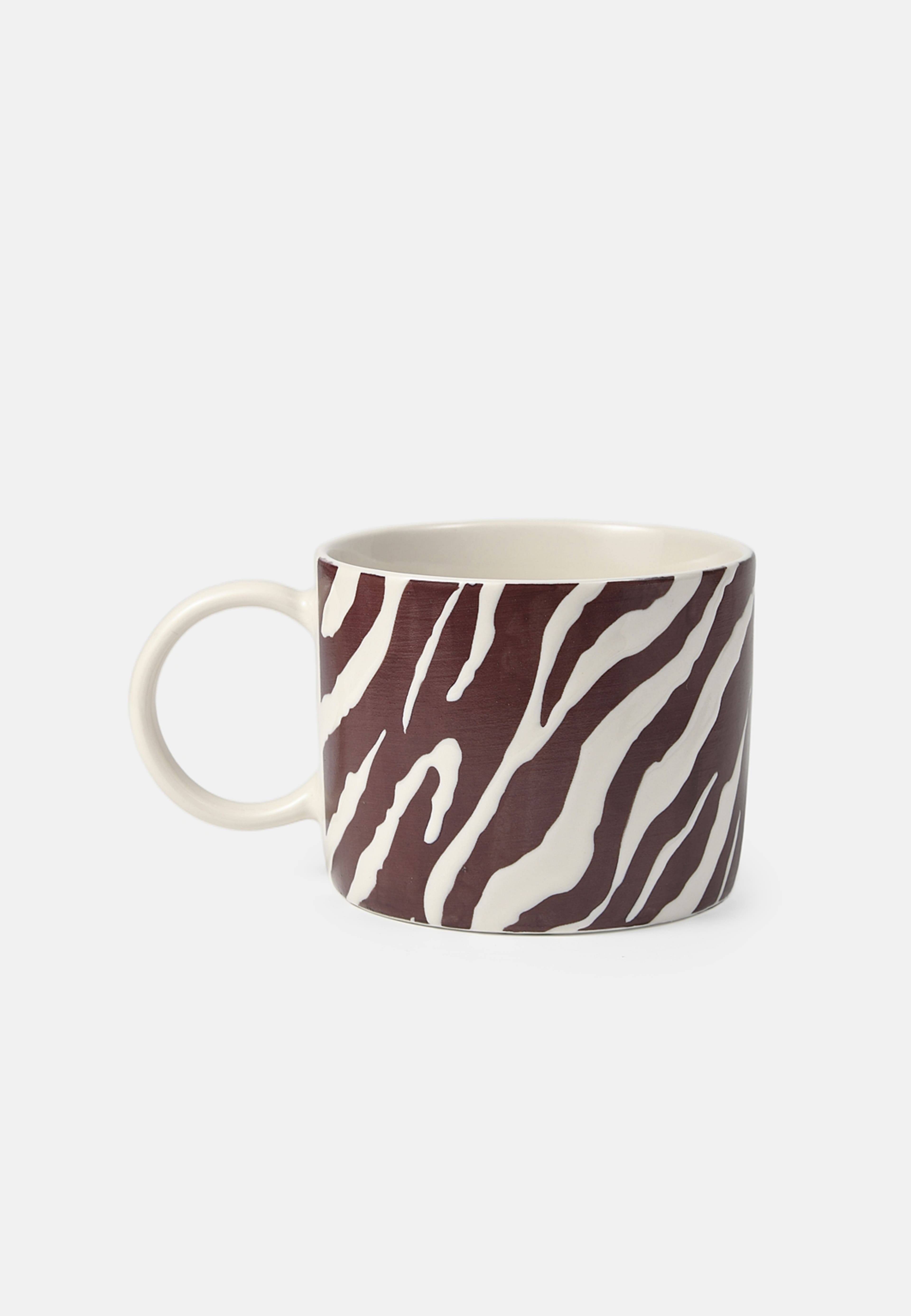 Mugg i stengods ADA Zebra 25 cl, från Åhléns Home, i färgen Burgundy. Klicka för att öppna bilden i stort format