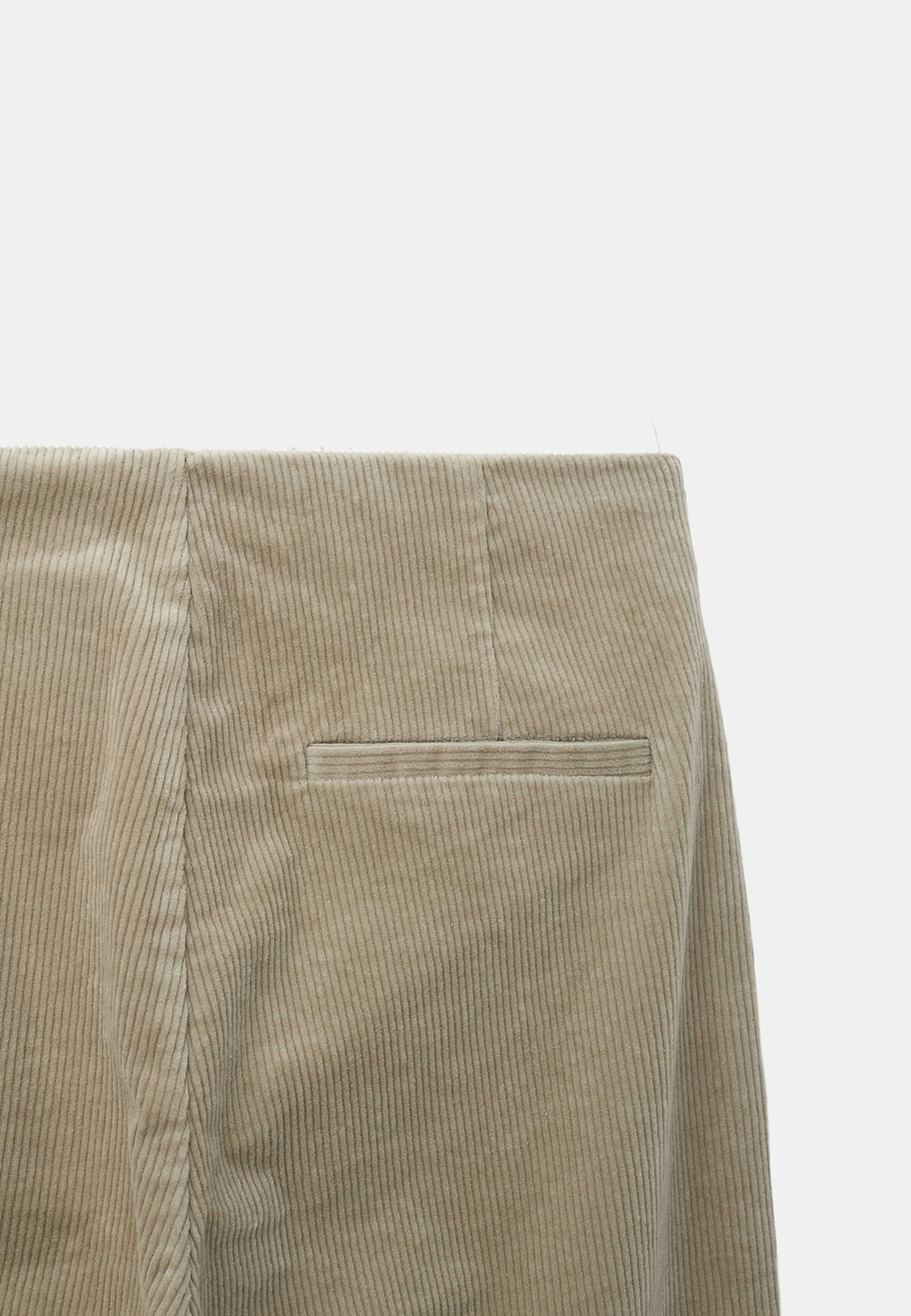Manchesterbyxor CLEO, från Wera, i färgen Beige. Klicka för att öppna bilden i stort format