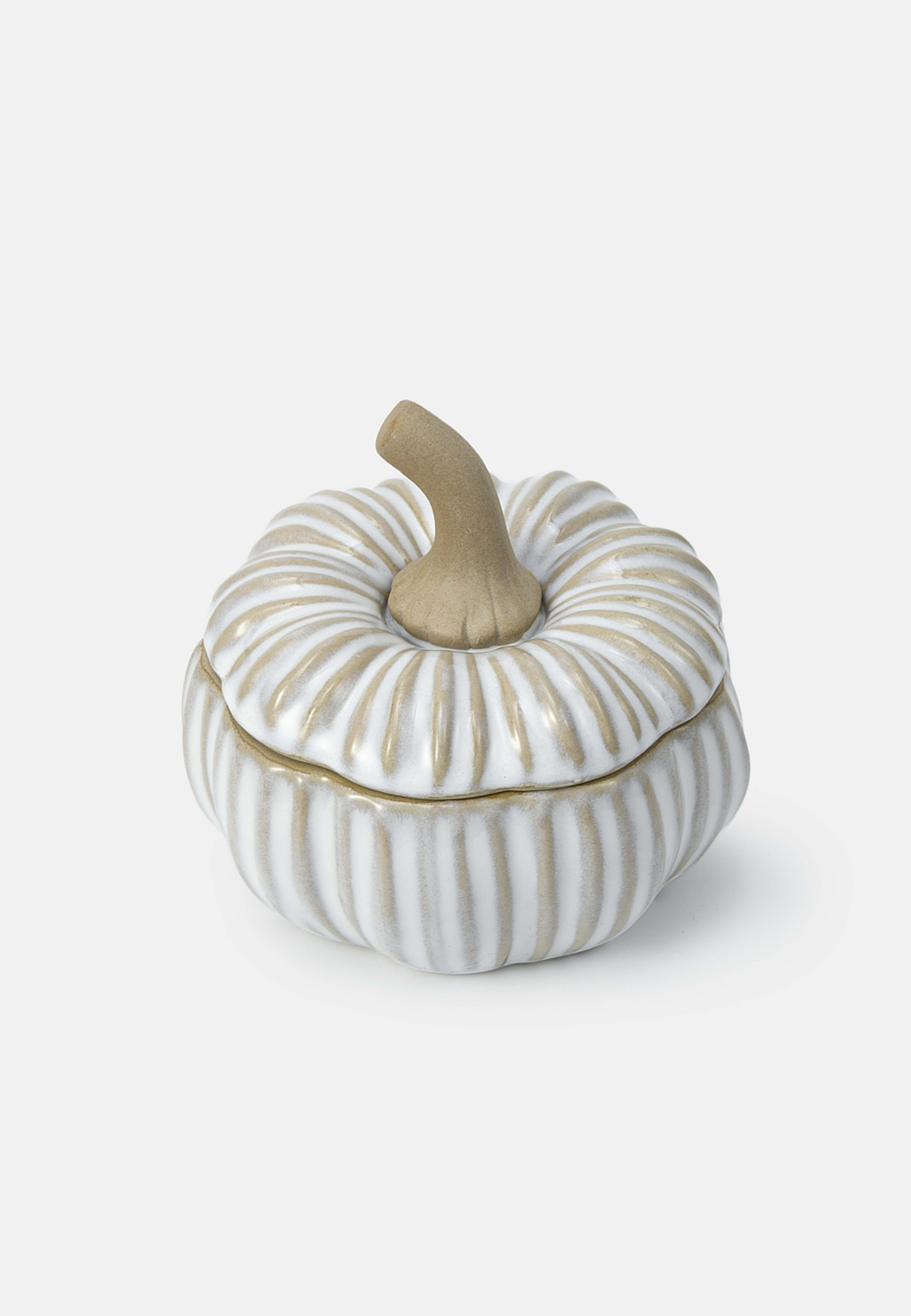 Burk med lock PUMPKIN, från Åhléns Home, i färgen White. Klicka för att öppna bilden i stort format