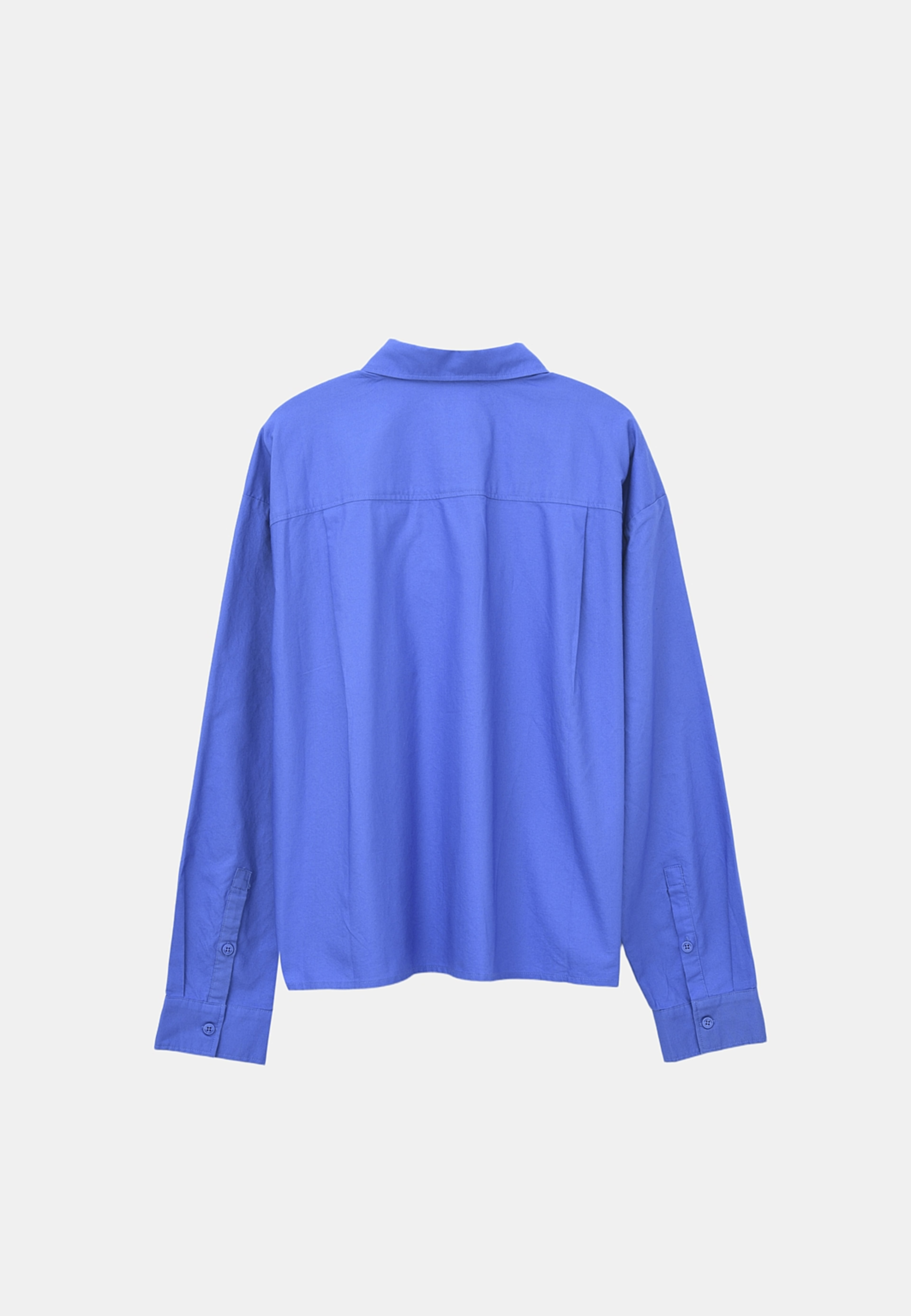 Bomullsskjorta KAISA, från Carin Wester, i färgen Bright Blue. Klicka för att öppna bilden i stort format