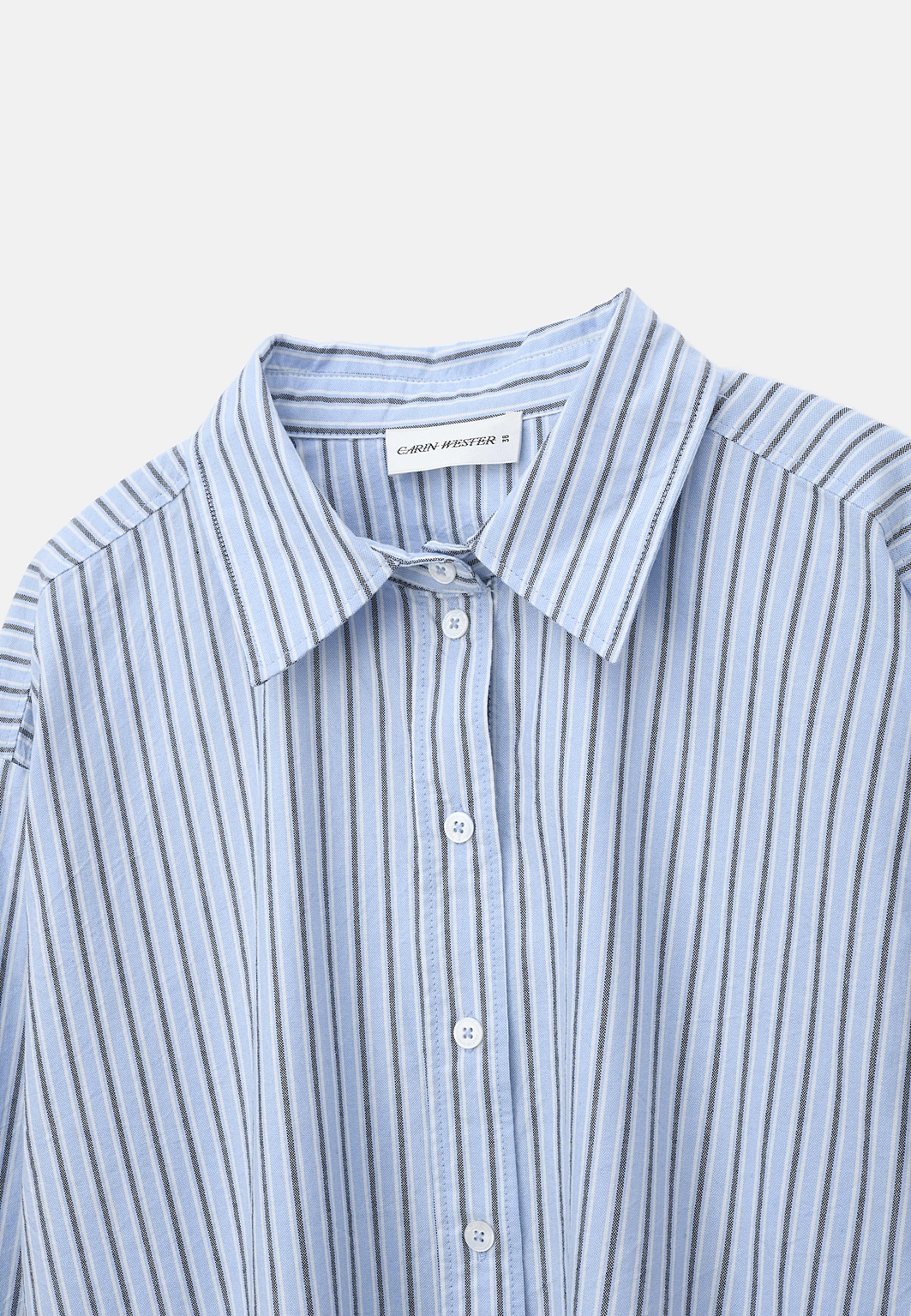 Bomullsskjorta KAISA, från Carin Wester, i färgen Blue Stripe. Klicka för att öppna bilden i stort format