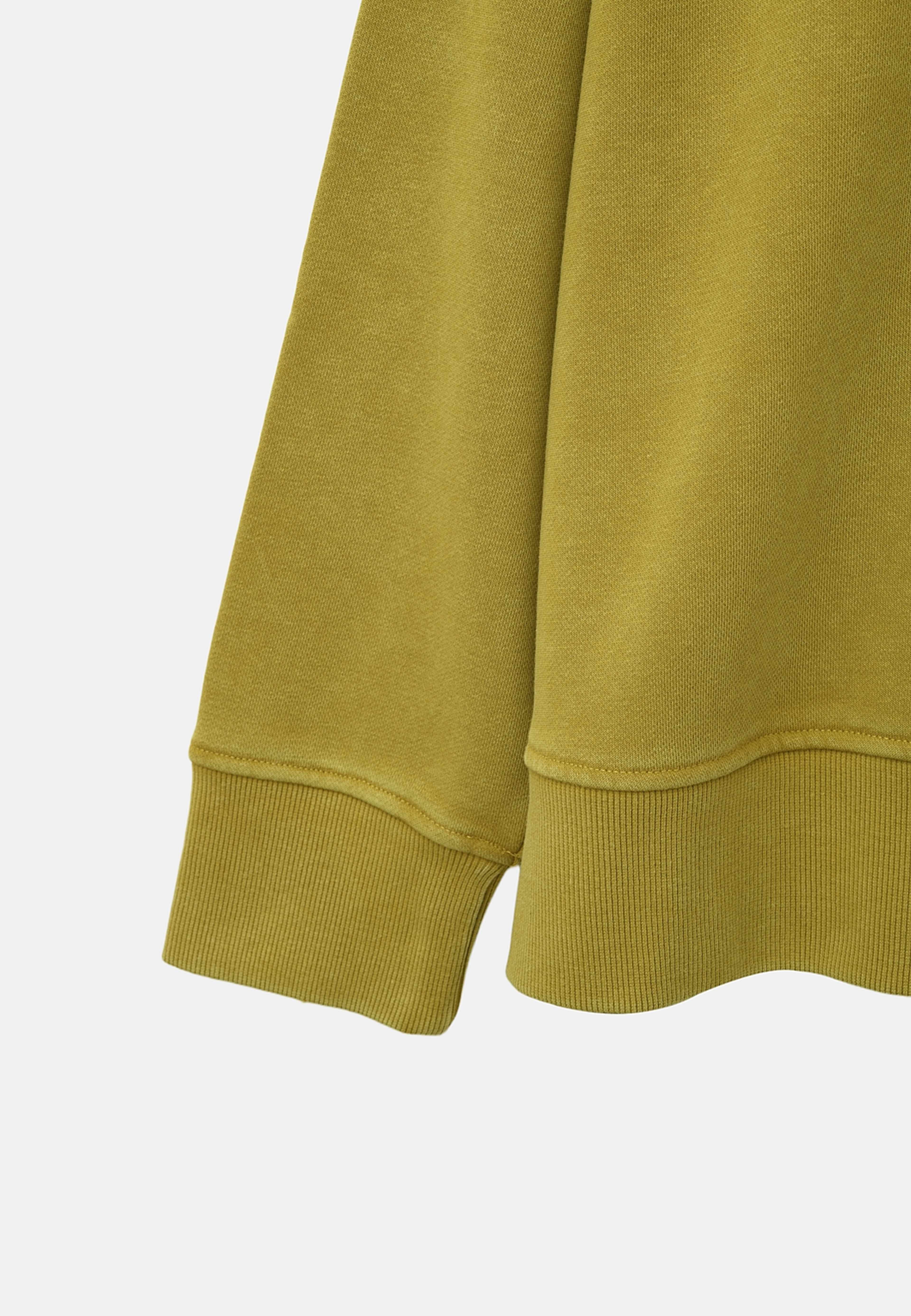 Sweatshirt IGGY, från Carin Wester, i färgen Light Olive. Klicka för att öppna bilden i stort format