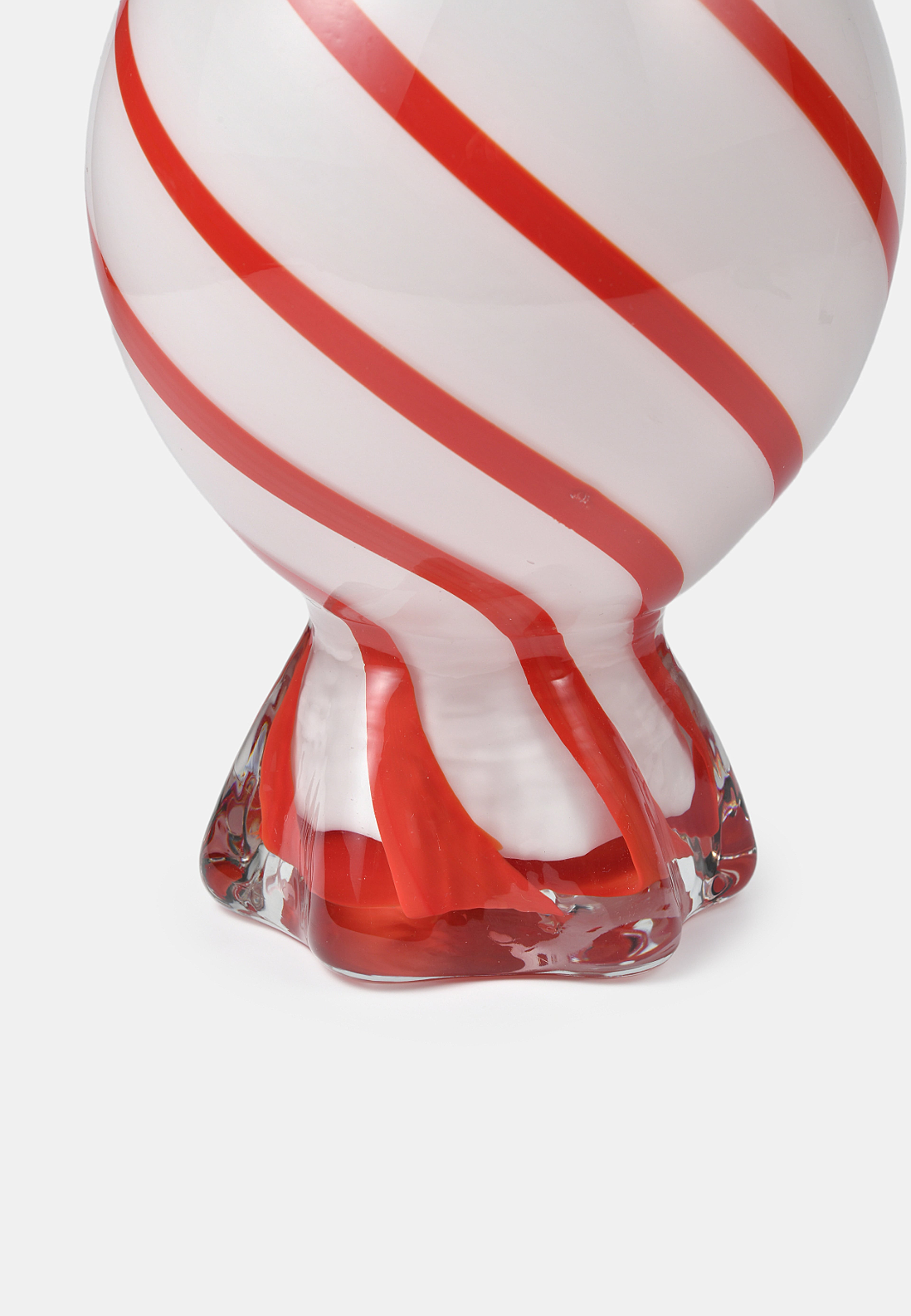 Vas CANDY 25 cm, från Åhléns Home, i färgen Red Stripe. Klicka för att öppna bilden i stort format