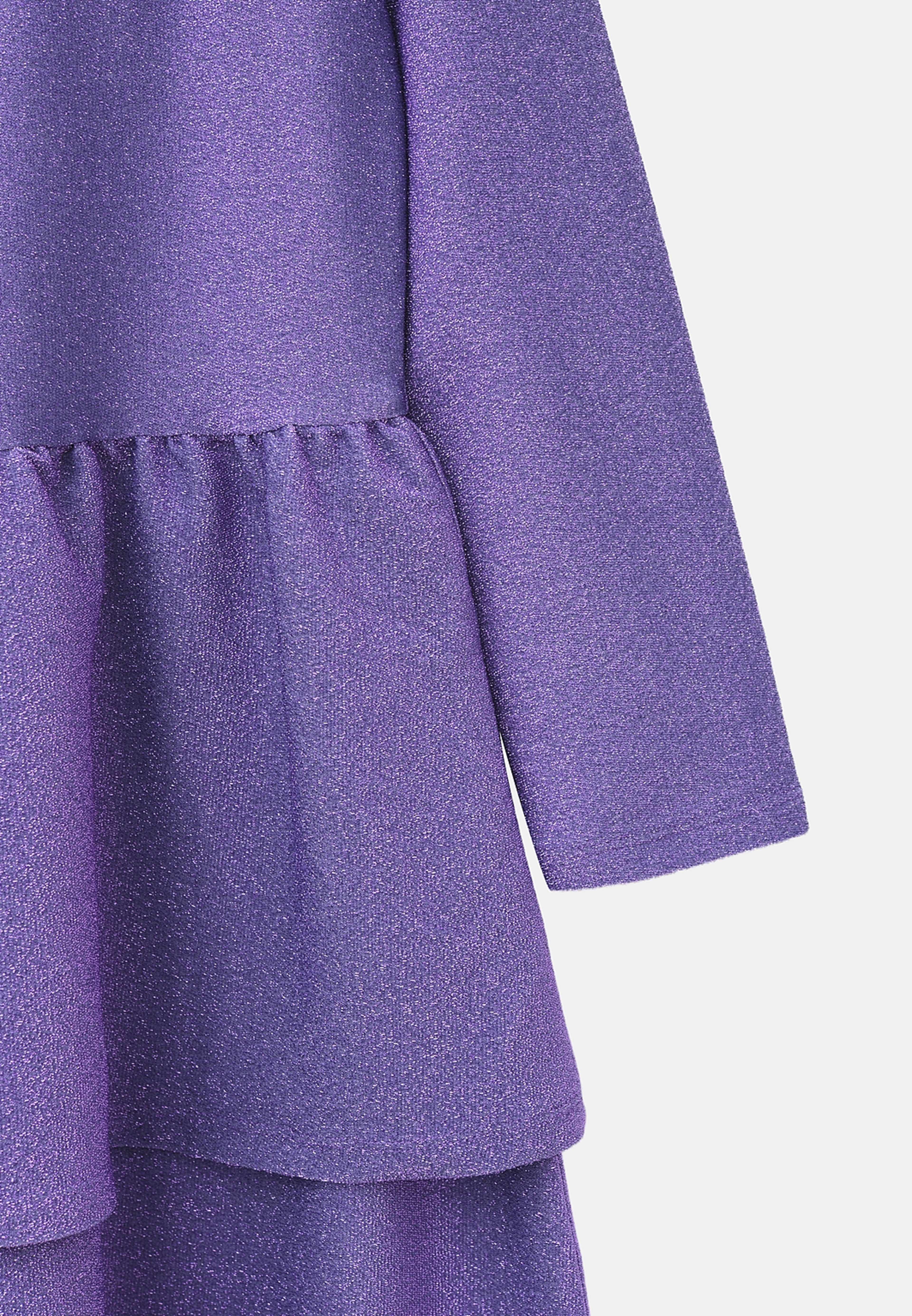 Glittrig klänning CAKE, från RIKIKI, i färgen Purple. Klicka för att öppna bilden i stort format