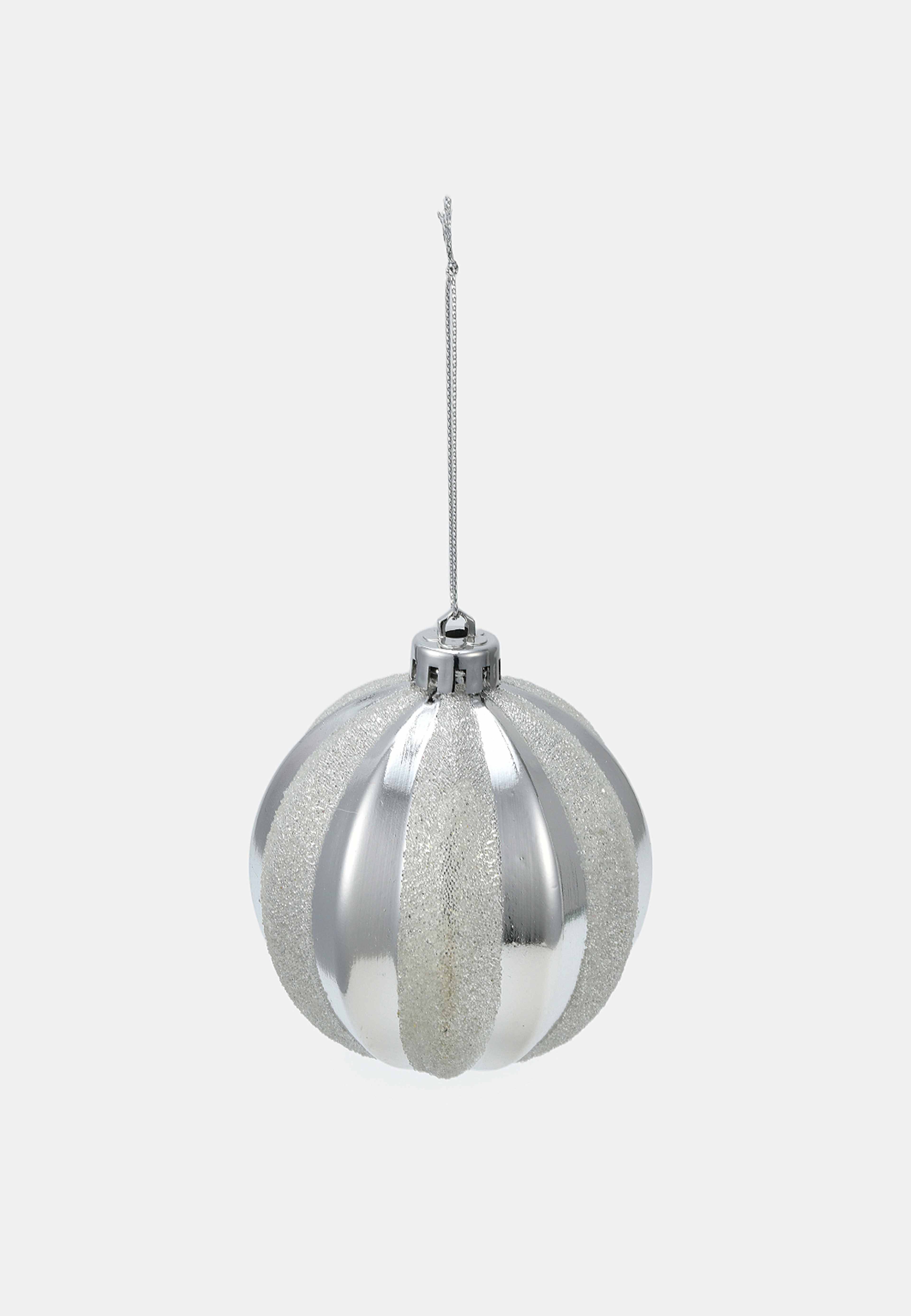 Julgranskula med pärlor 8 cm, från Åhléns Home, i färgen Silver. Klicka för att öppna bilden i stort format