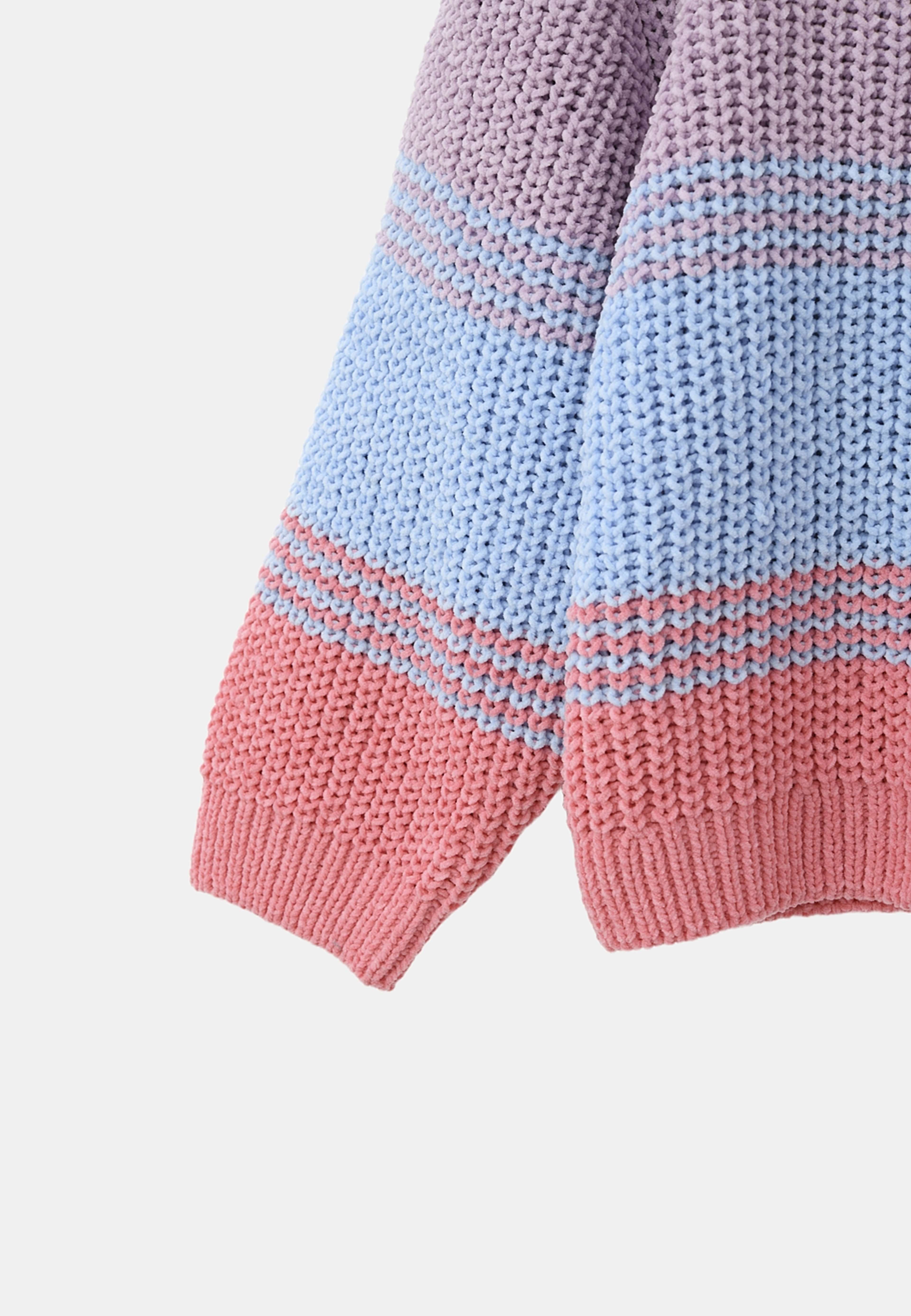 Stickad tröja i chenille BIBBI, från RIKIKI, i färgen Rainbow. Klicka för att öppna bilden i stort format