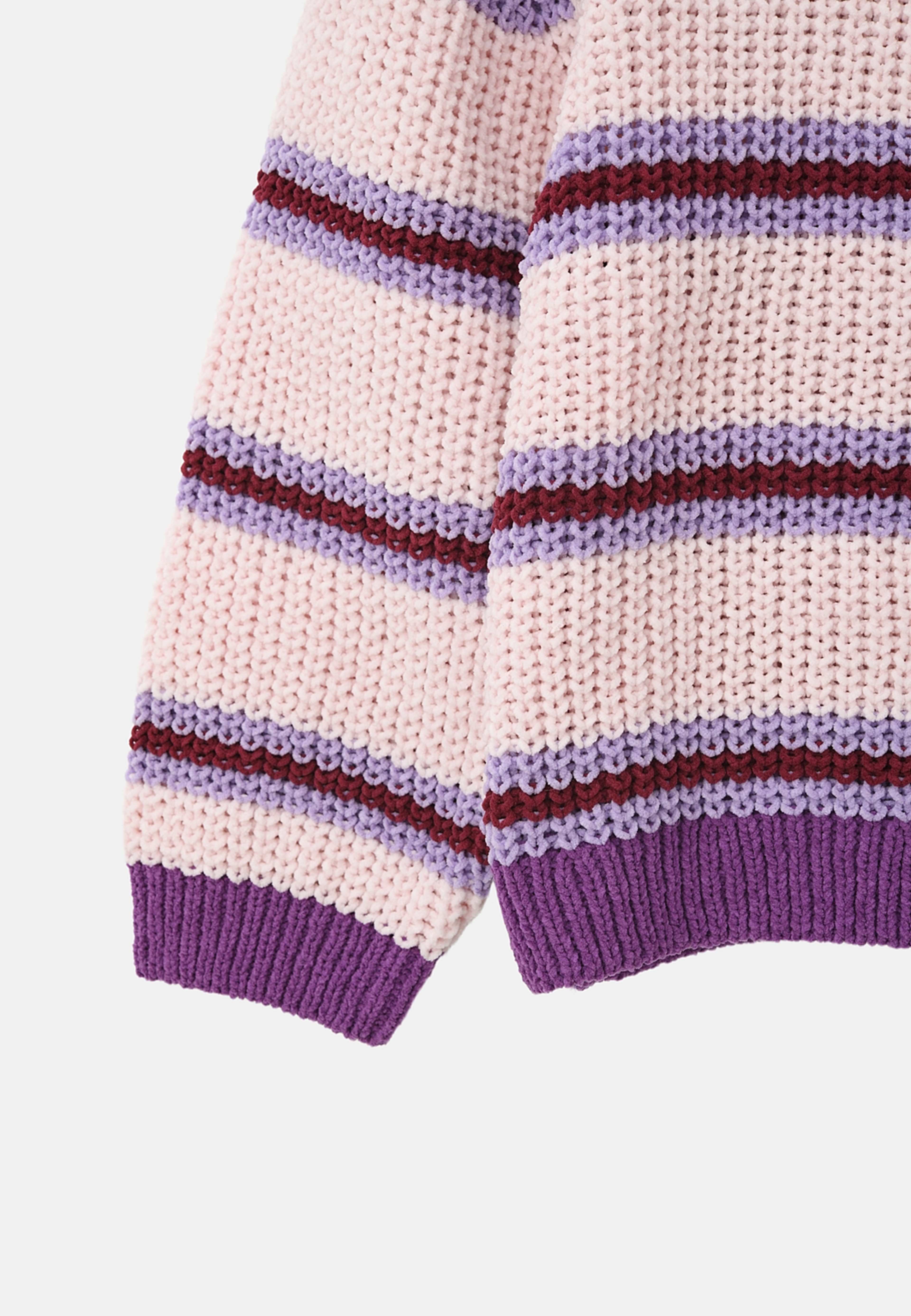 Stickad tröja i chenille BIBBI, från RIKIKI, i färgen Purple. Klicka för att öppna bilden i stort format