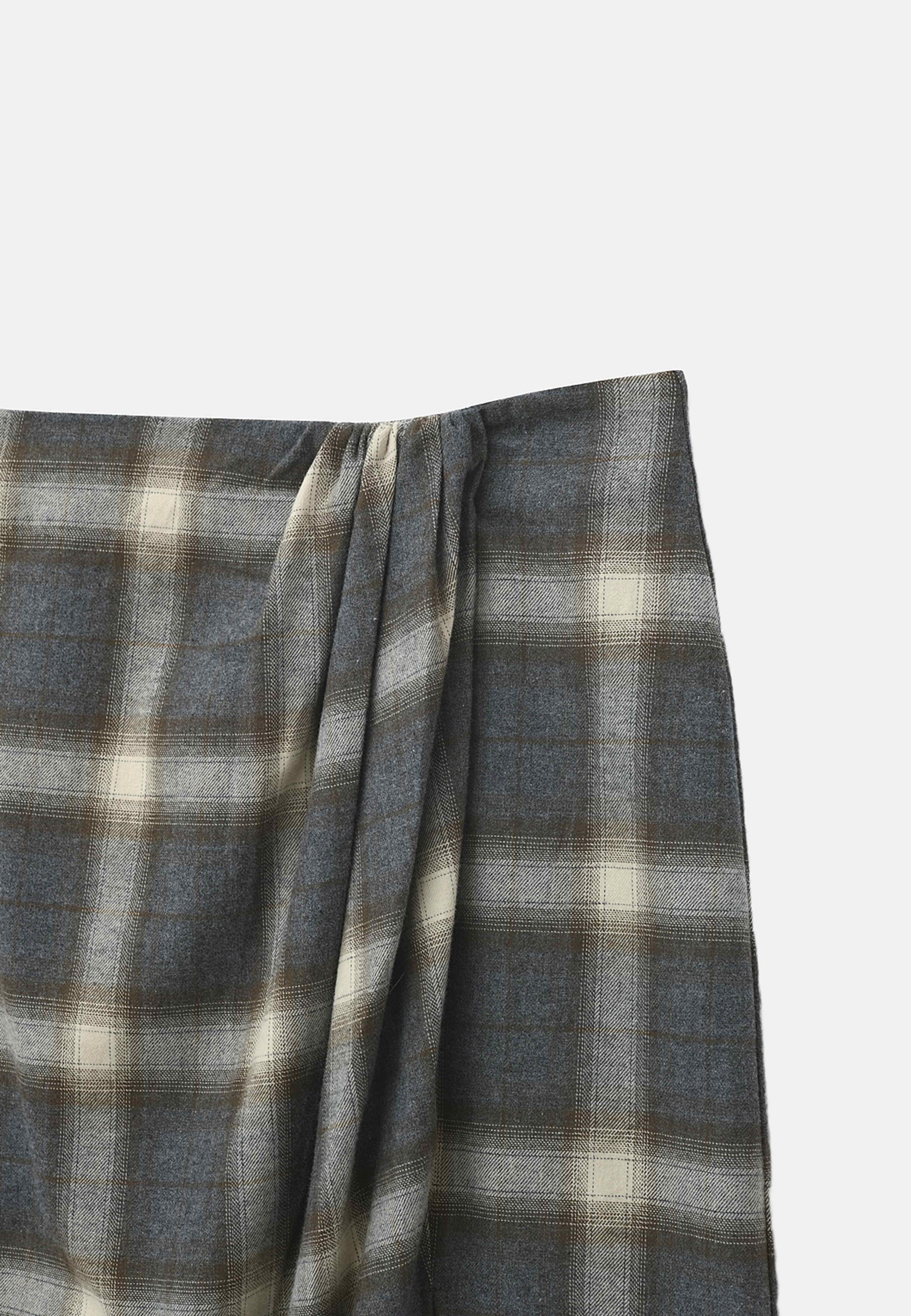 Kjol AOSTA, från Wera, i färgen Grey Check. Klicka för att öppna bilden i stort format