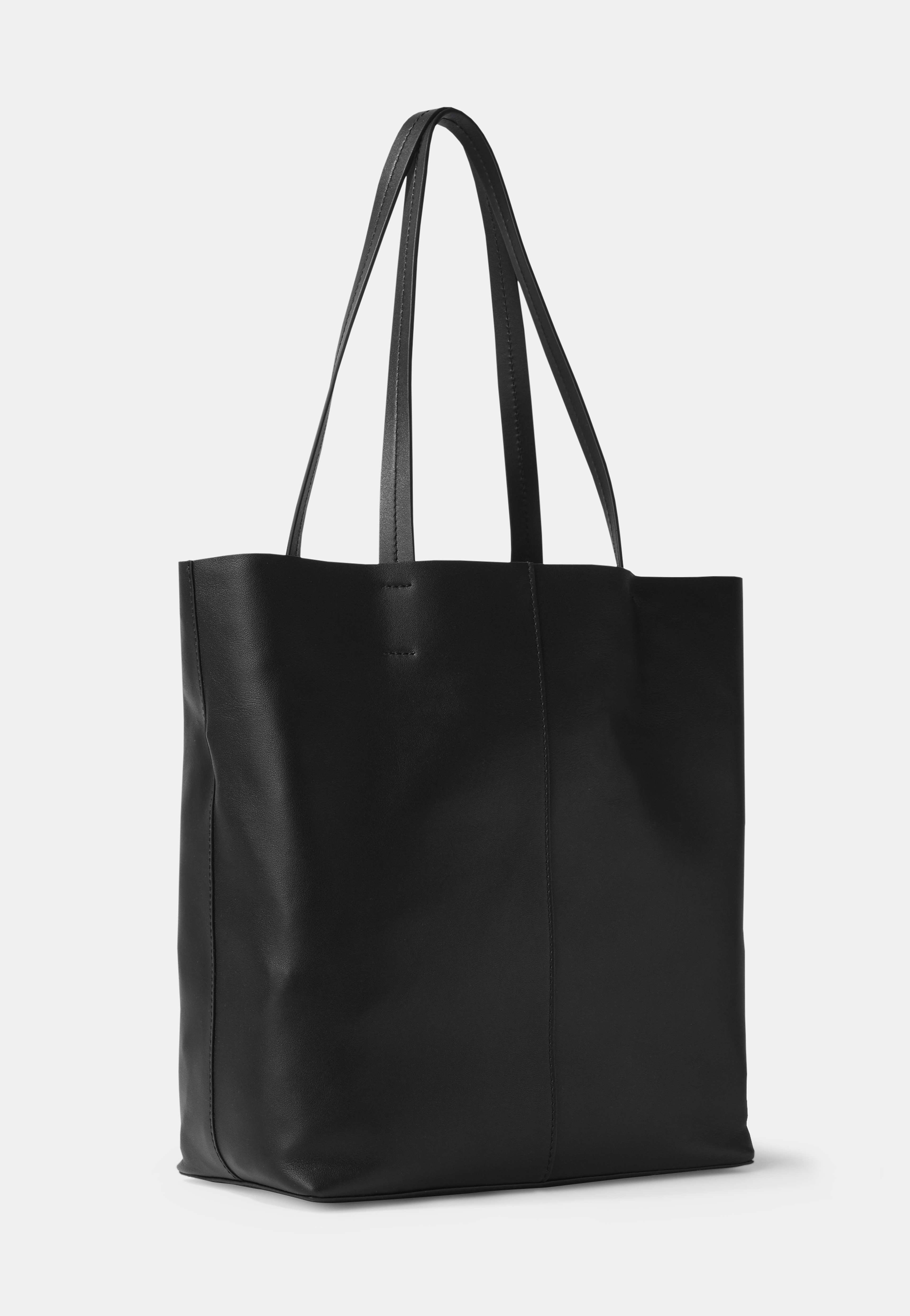 Shopperväska i läder SELENA, från Wera, i färgen Black. Klicka för att öppna bilden i stort format