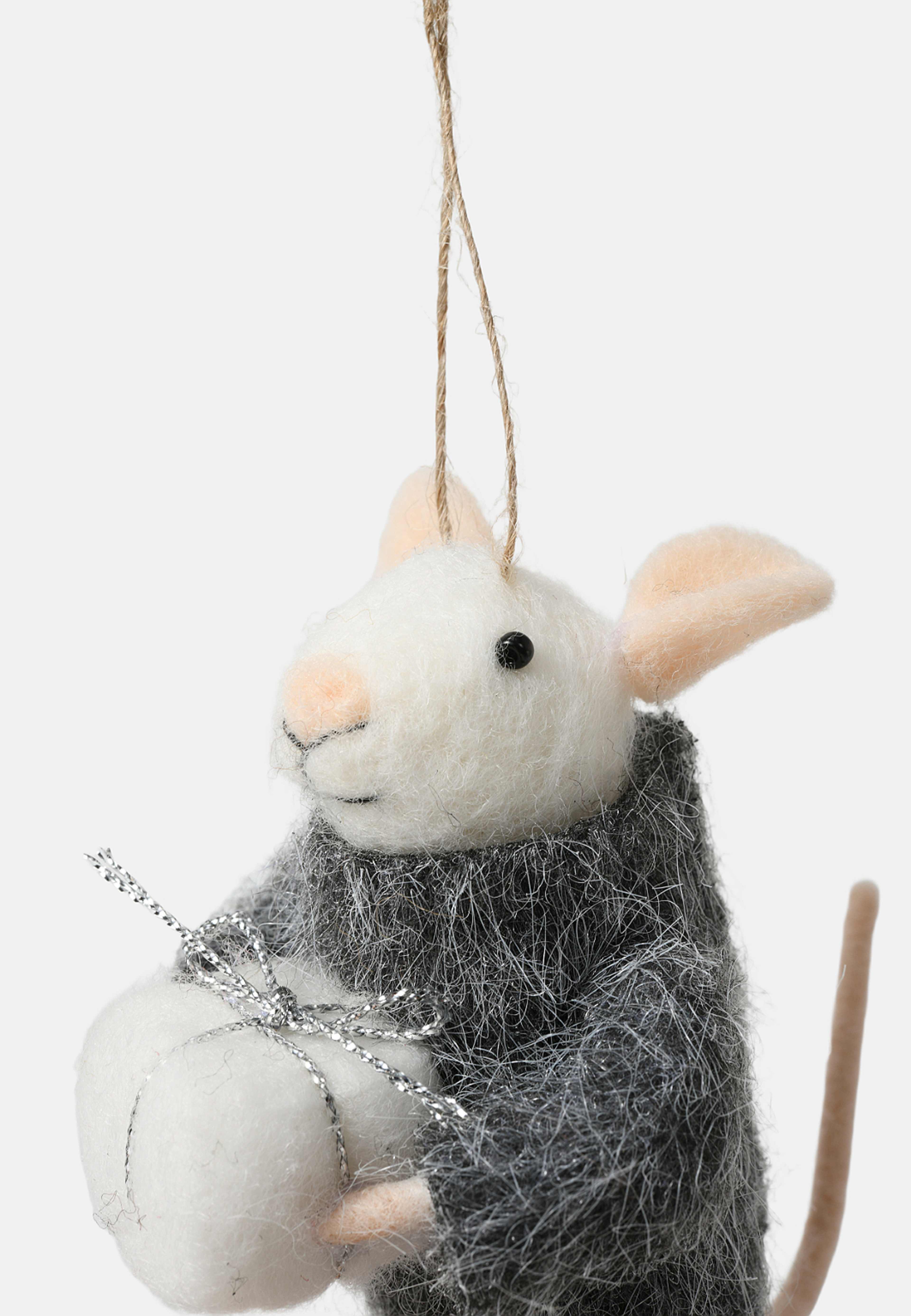 Julgranshänge i ull mus med paket, från Åhléns Home, i färgen White/Grey. Klicka för att öppna bilden i stort format