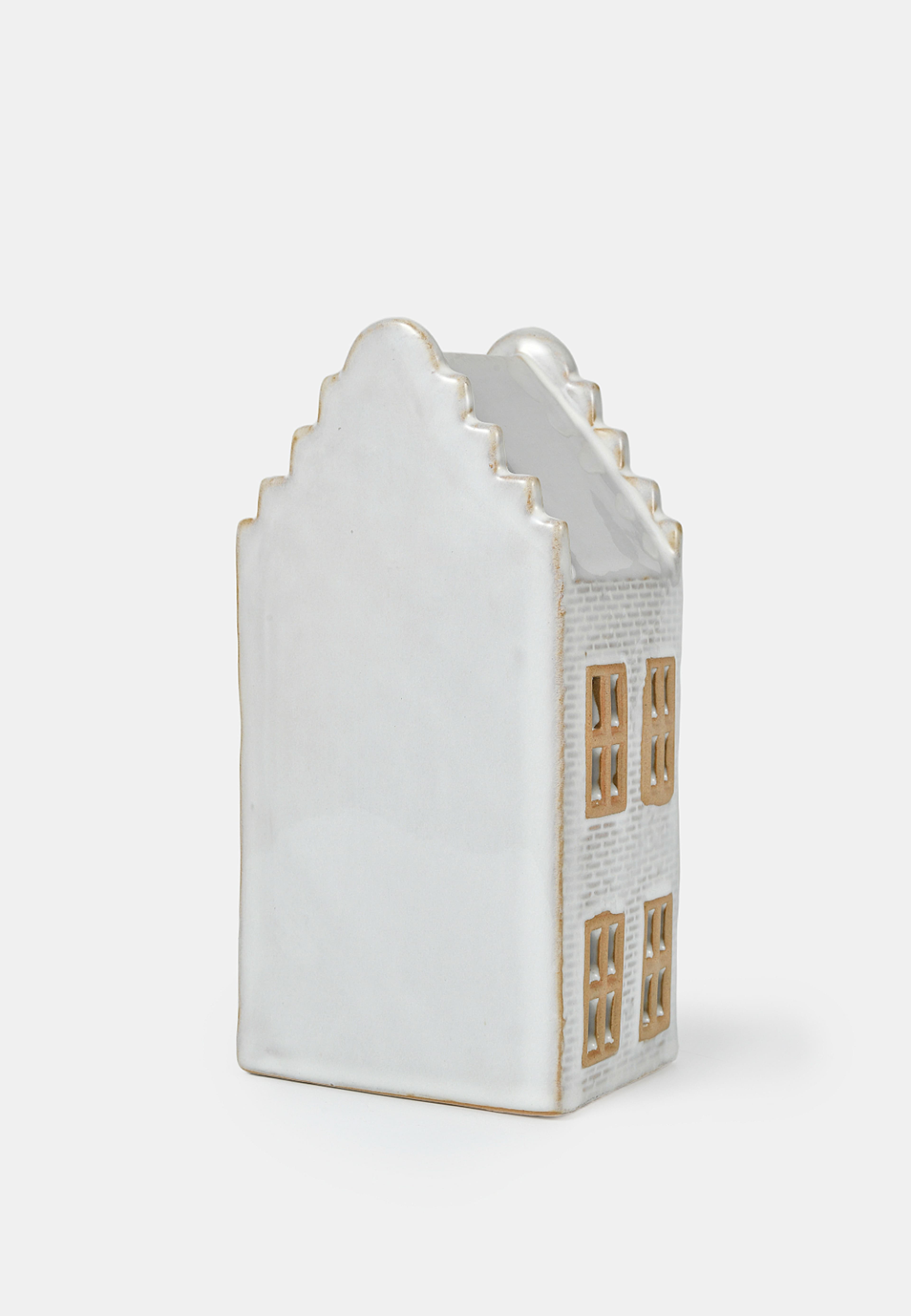 Ljuslykta hus LED 18 cm, från Åhléns Home, i färgen Beige. Klicka för att öppna bilden i stort format