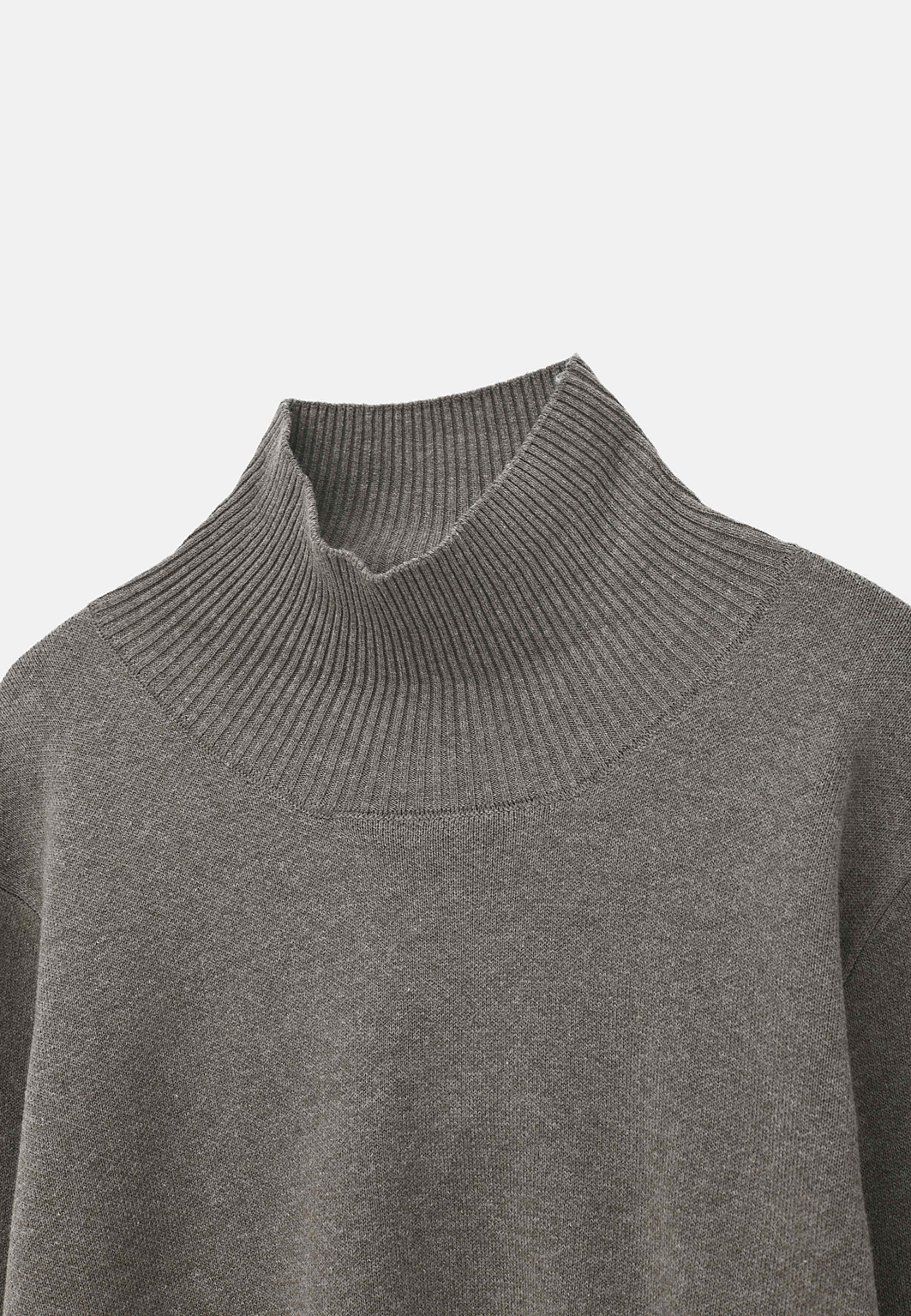 Jumper med hög krage AGDA, från Å WOMAN, i färgen Mole Mel. Klicka för att öppna bilden i stort format