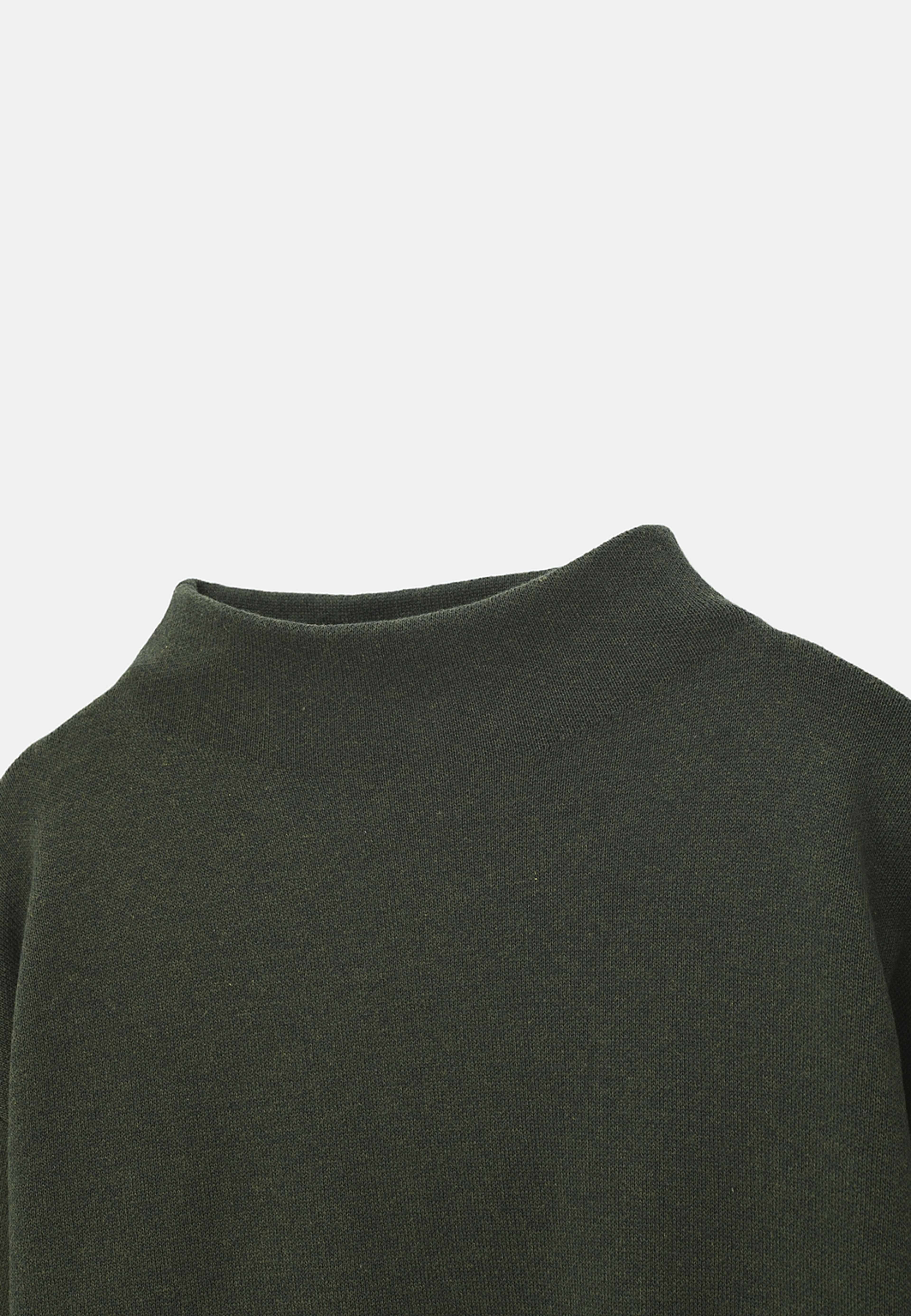Stickad jumper BELL, från Å WOMAN, i färgen Dk Green. Klicka för att öppna bilden i stort format