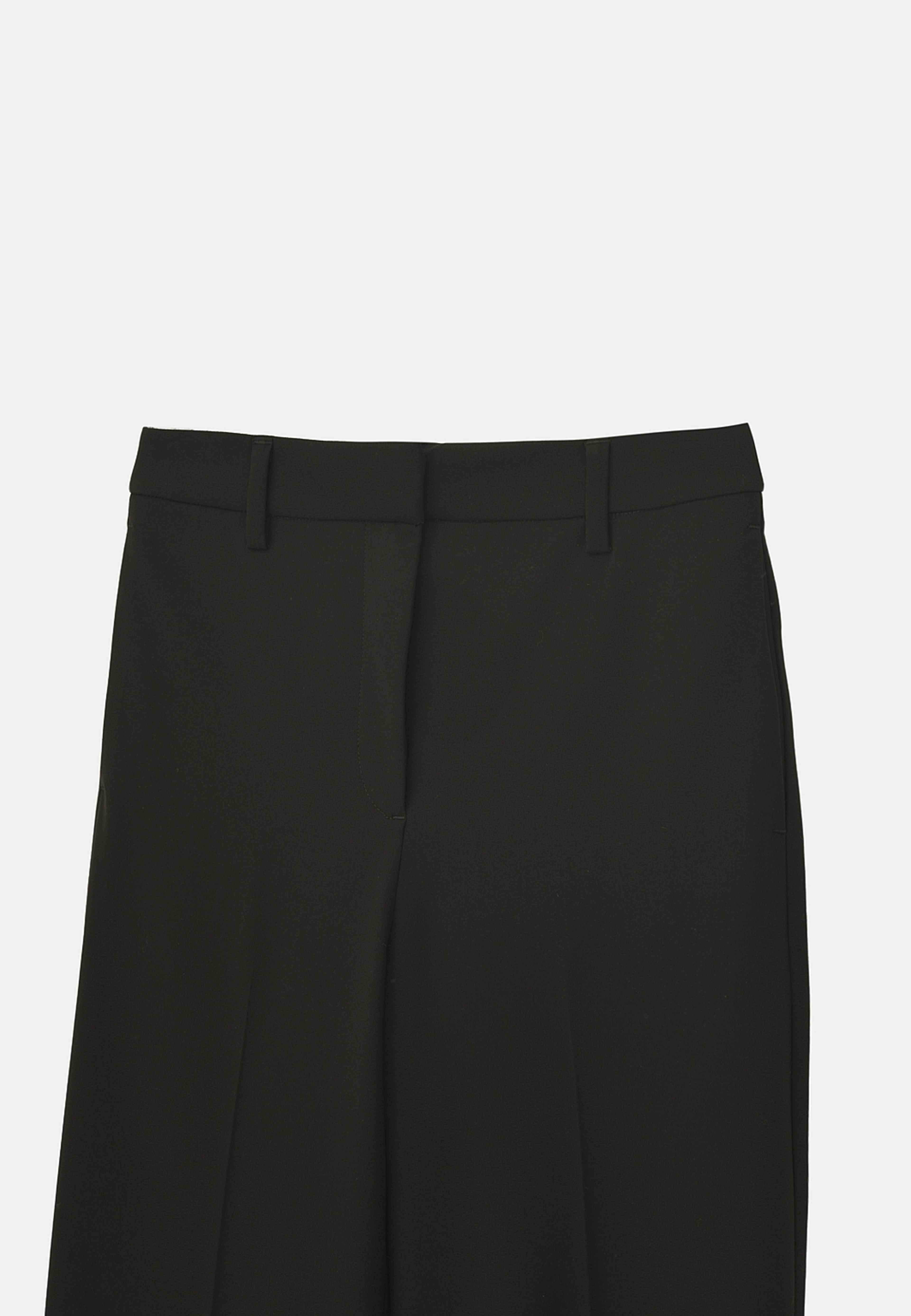 Raka byxor med pressveck SVEA, från Wera, i färgen Black. Klicka för att öppna bilden i stort format