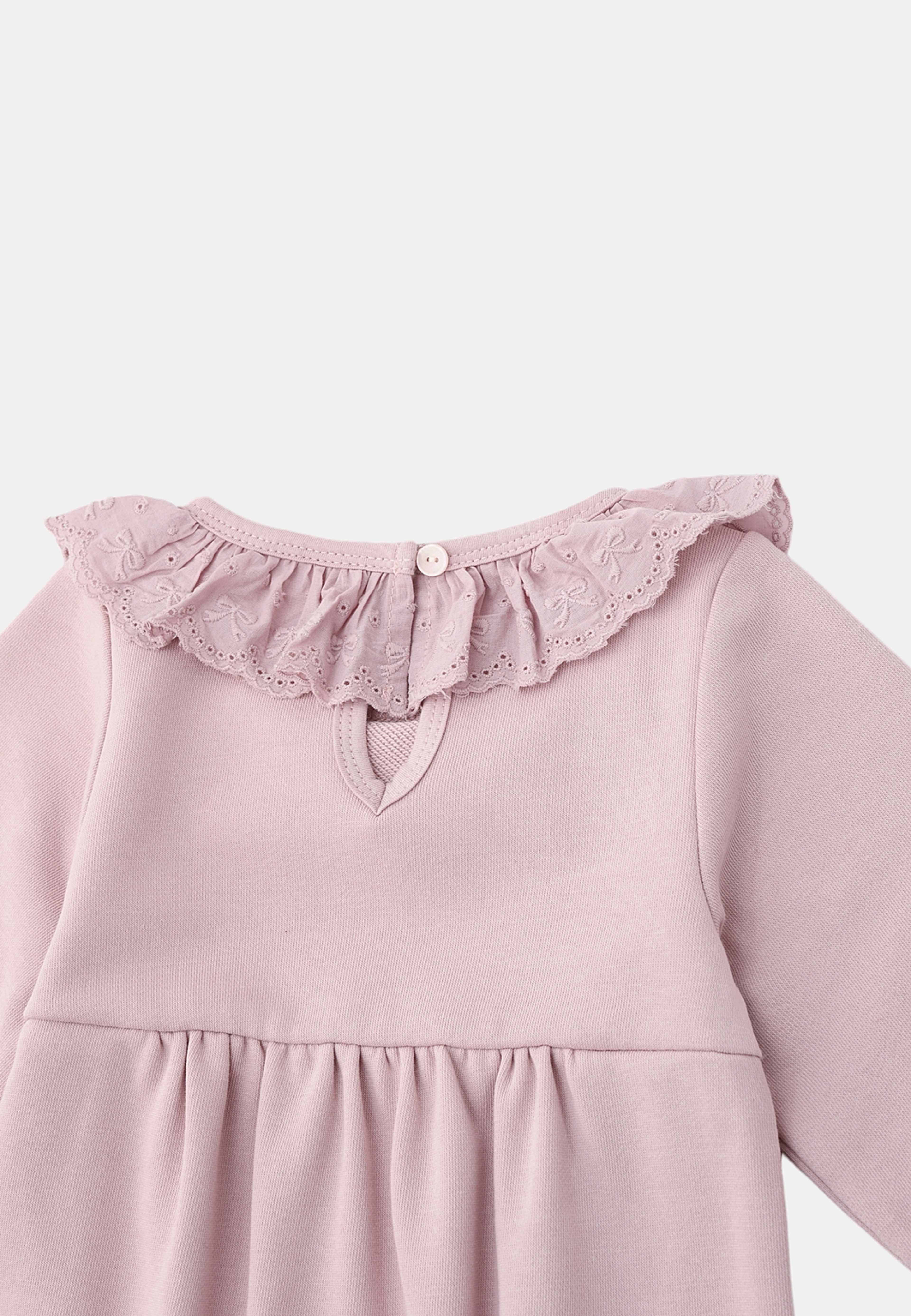 Onesie med volang MOLLY, från RIKIKI, i färgen Pink. Klicka för att öppna bilden i stort format