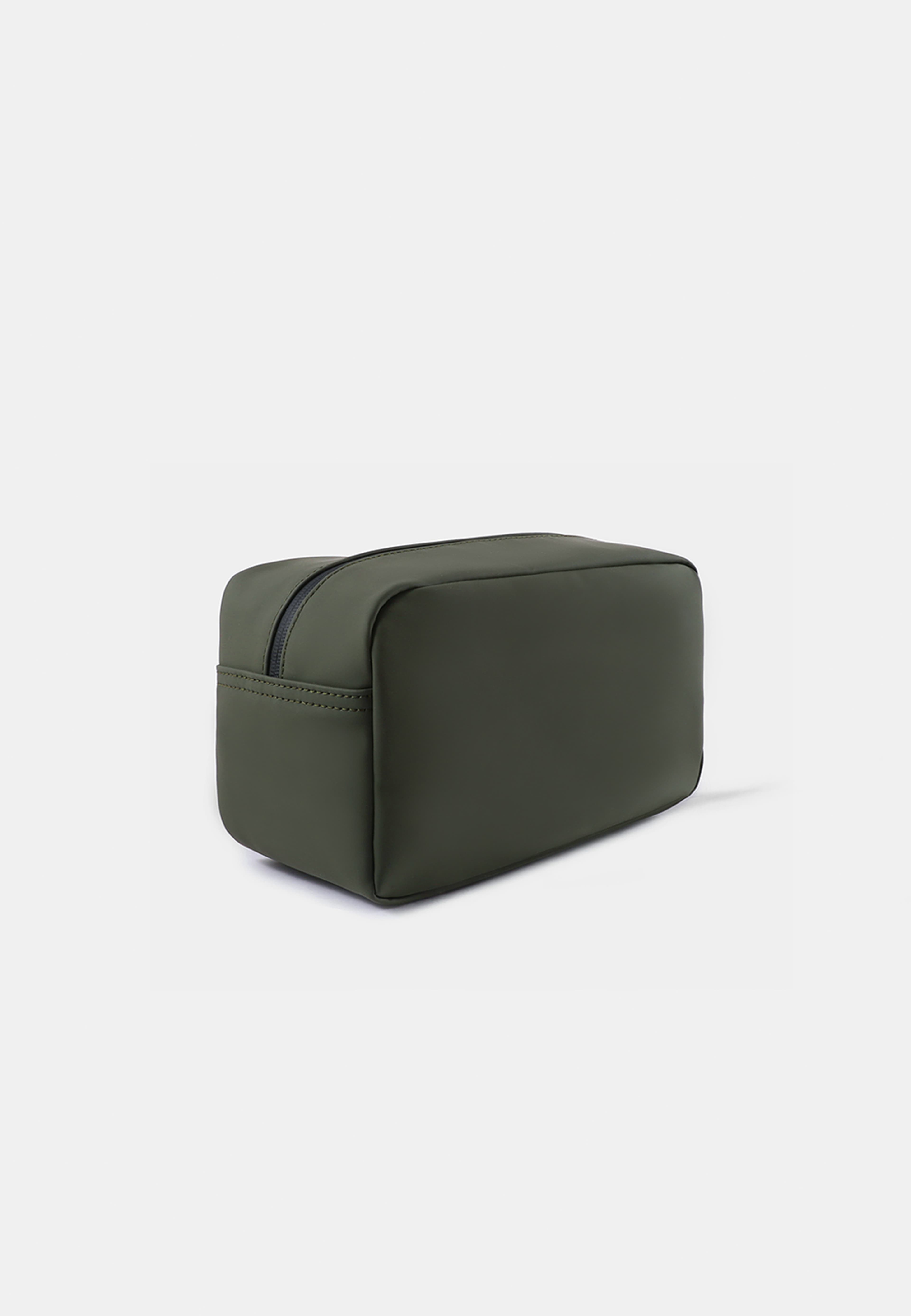 Necessär GURRA, från NORVIE, i färgen Khaki. Klicka för att öppna bilden i stort format