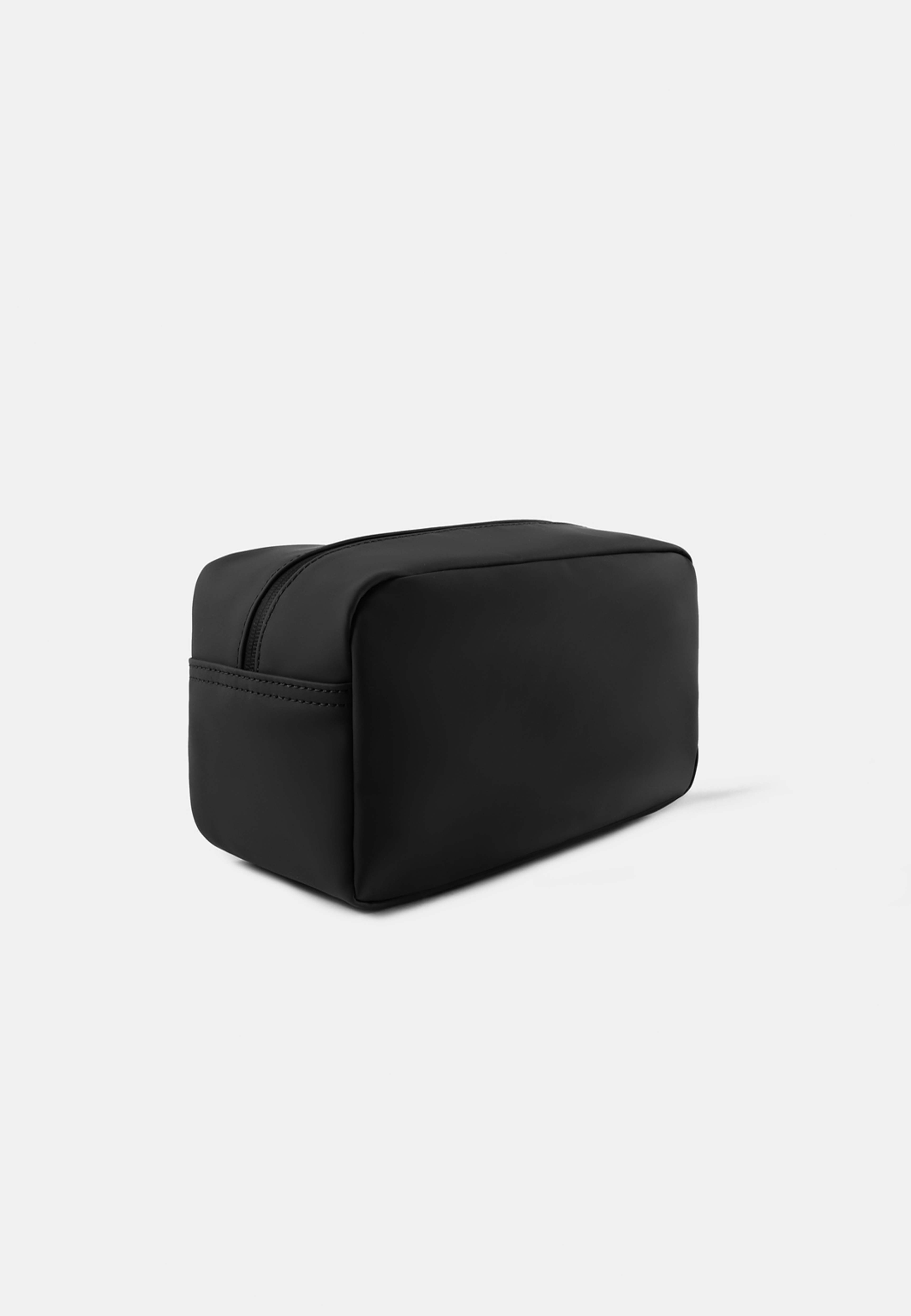 Necessär GURRA, från NORVIE, i färgen Black. Klicka för att öppna bilden i stort format