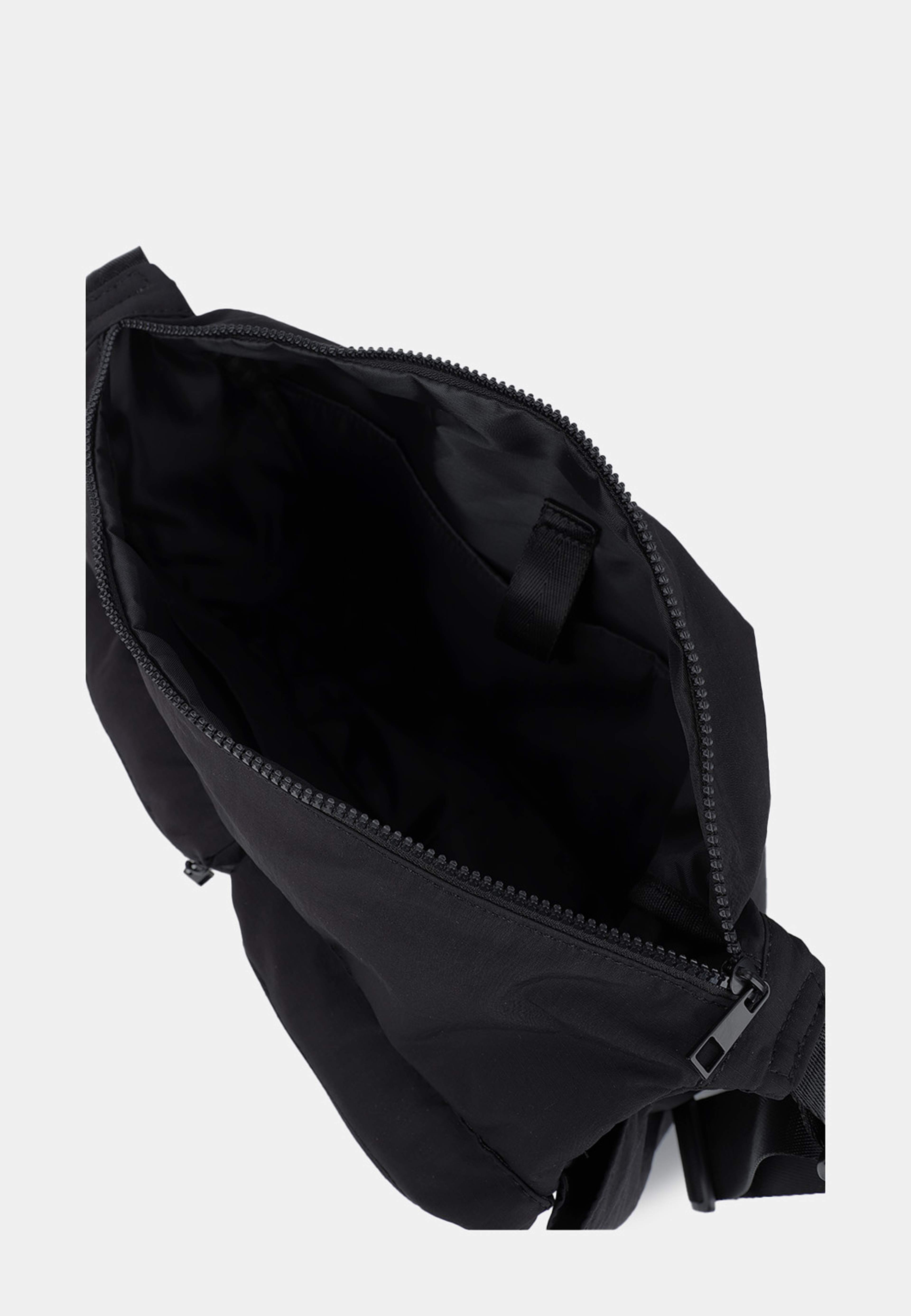 Messenger bag DEAN, från NORVIE, i färgen Black. Klicka för att öppna bilden i stort format