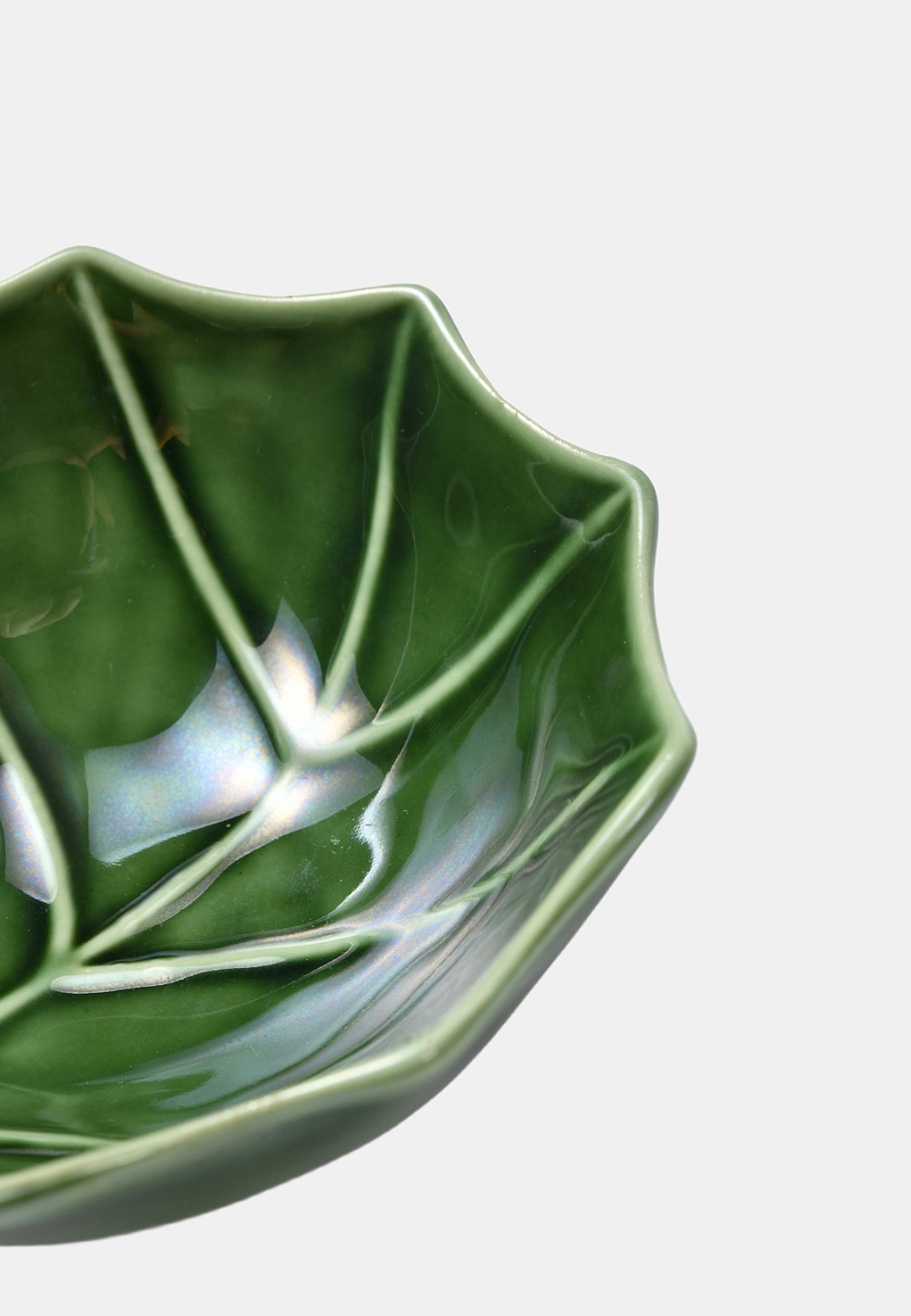 Skål LEAVES 13,5 cm, från Åhléns Home, i färgen Green. Klicka för att öppna bilden i stort format