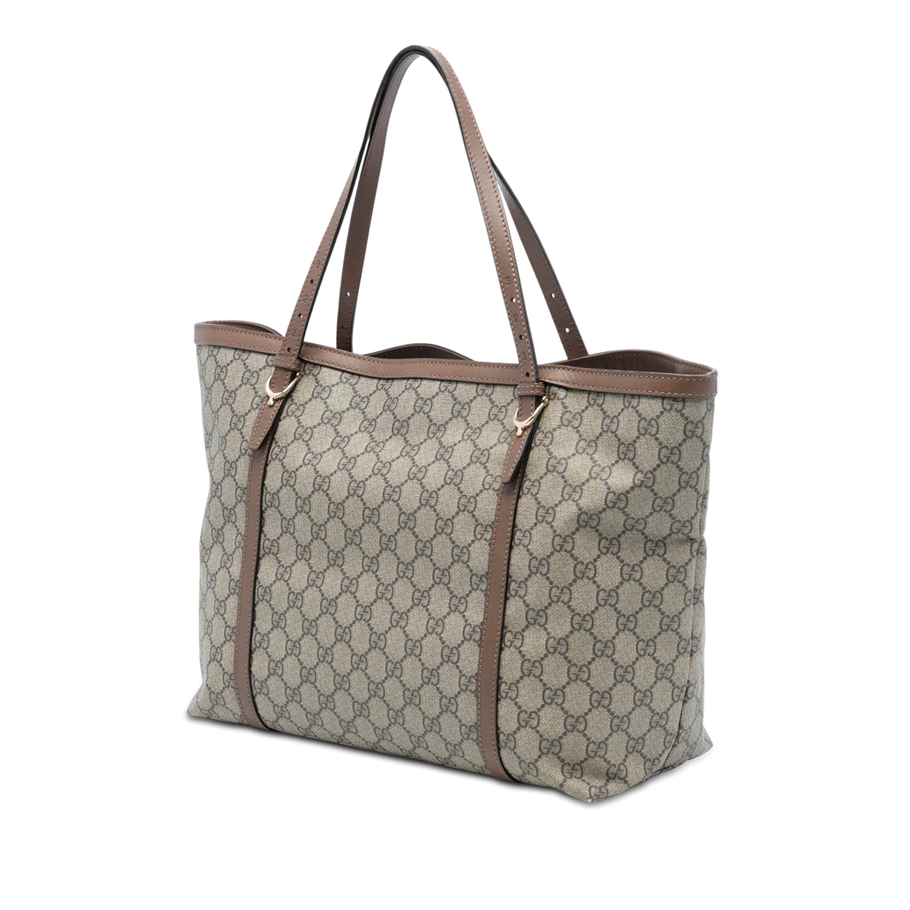Gucci Gg Supreme Nice Tote, från Luxclusif, i färgen beige. Klicka för att öppna bilden i stort format