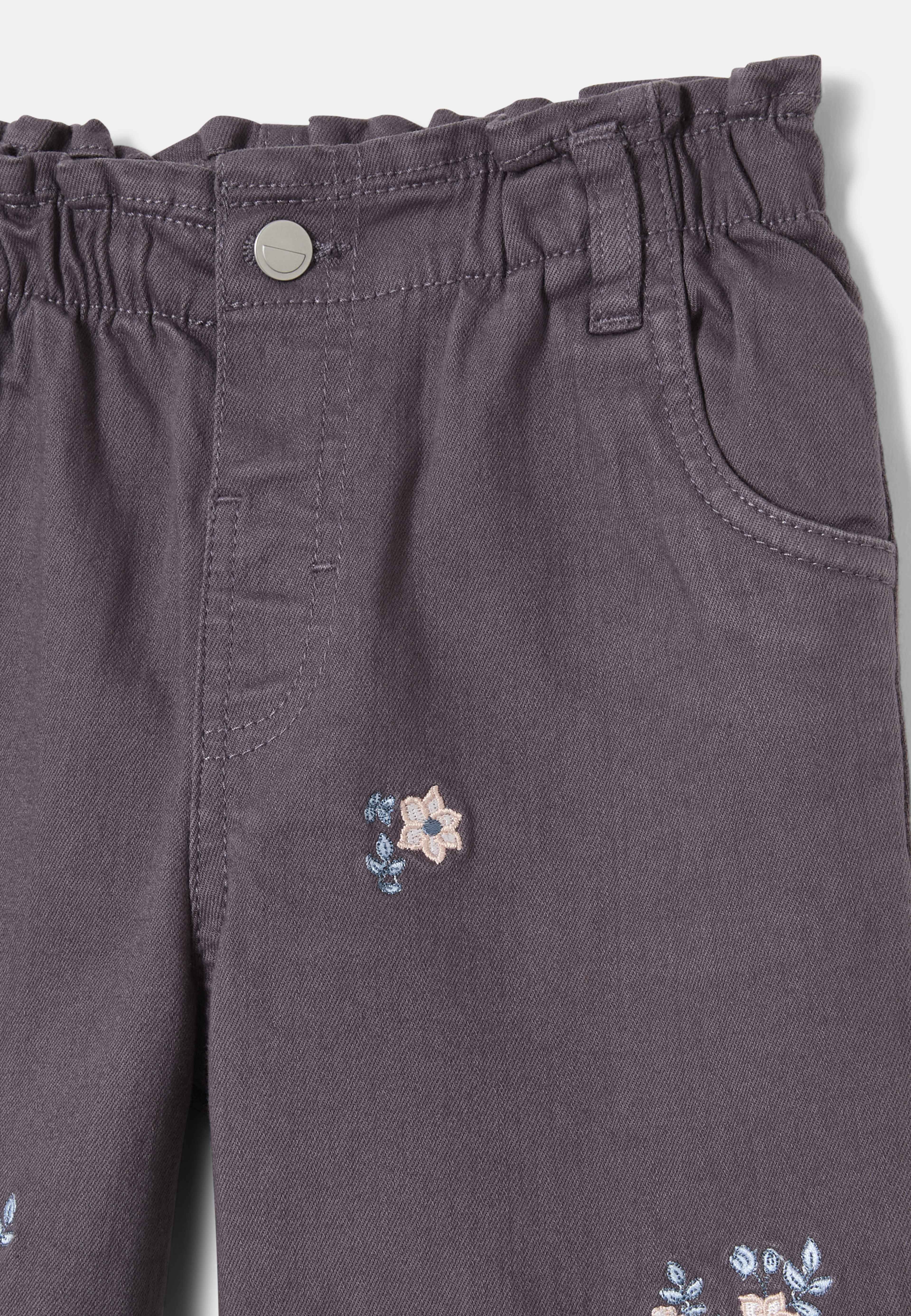 Chinos DOLLY, från RIKIKI, i färgen Purple. Klicka för att öppna bilden i stort format