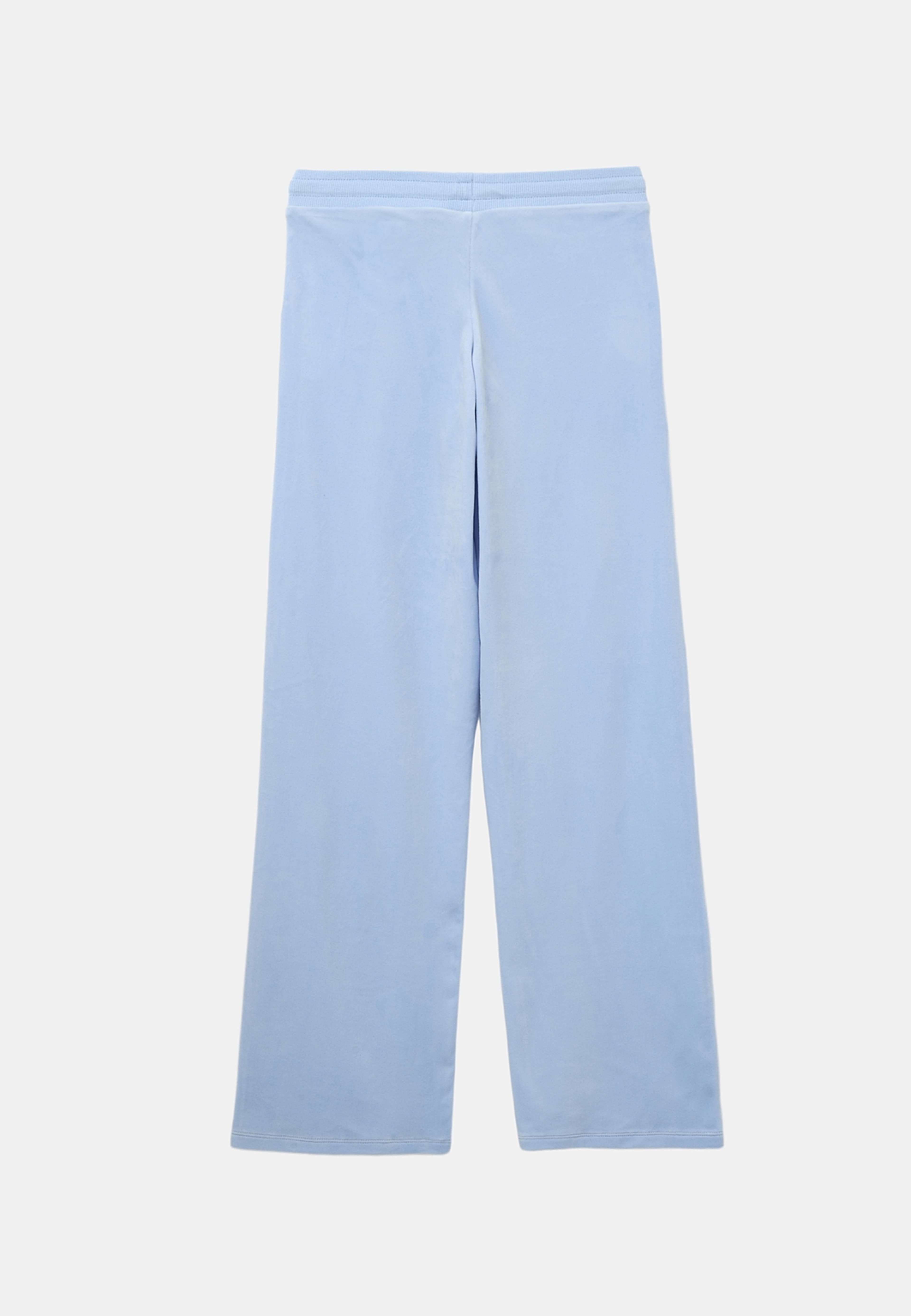 Velourbyxor ESTER, från Å Young, i färgen Light Blue. Klicka för att öppna bilden i stort format