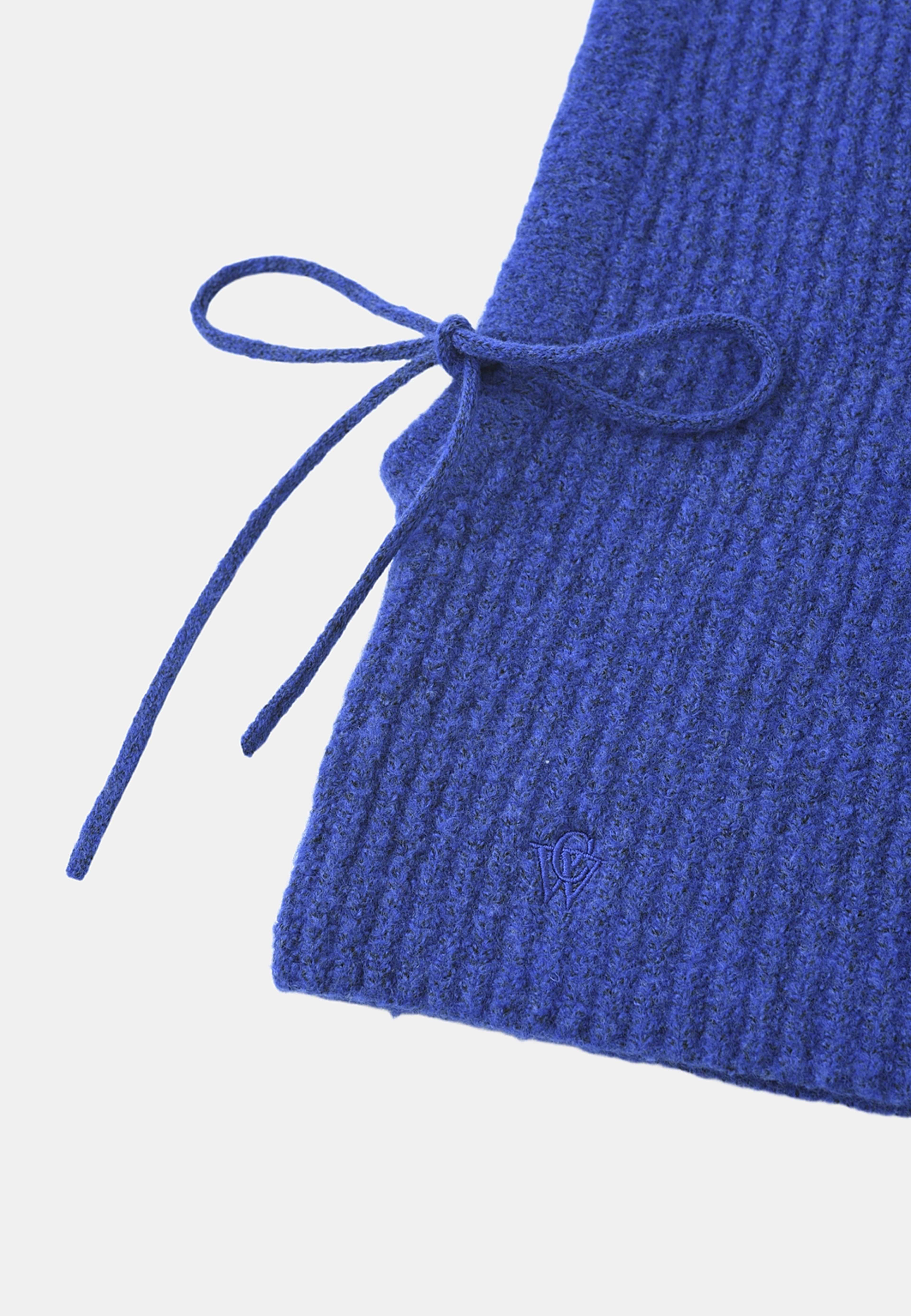 Balaklava STELLA, från Carin Wester, i färgen Strong Blue. Klicka för att öppna bilden i stort format