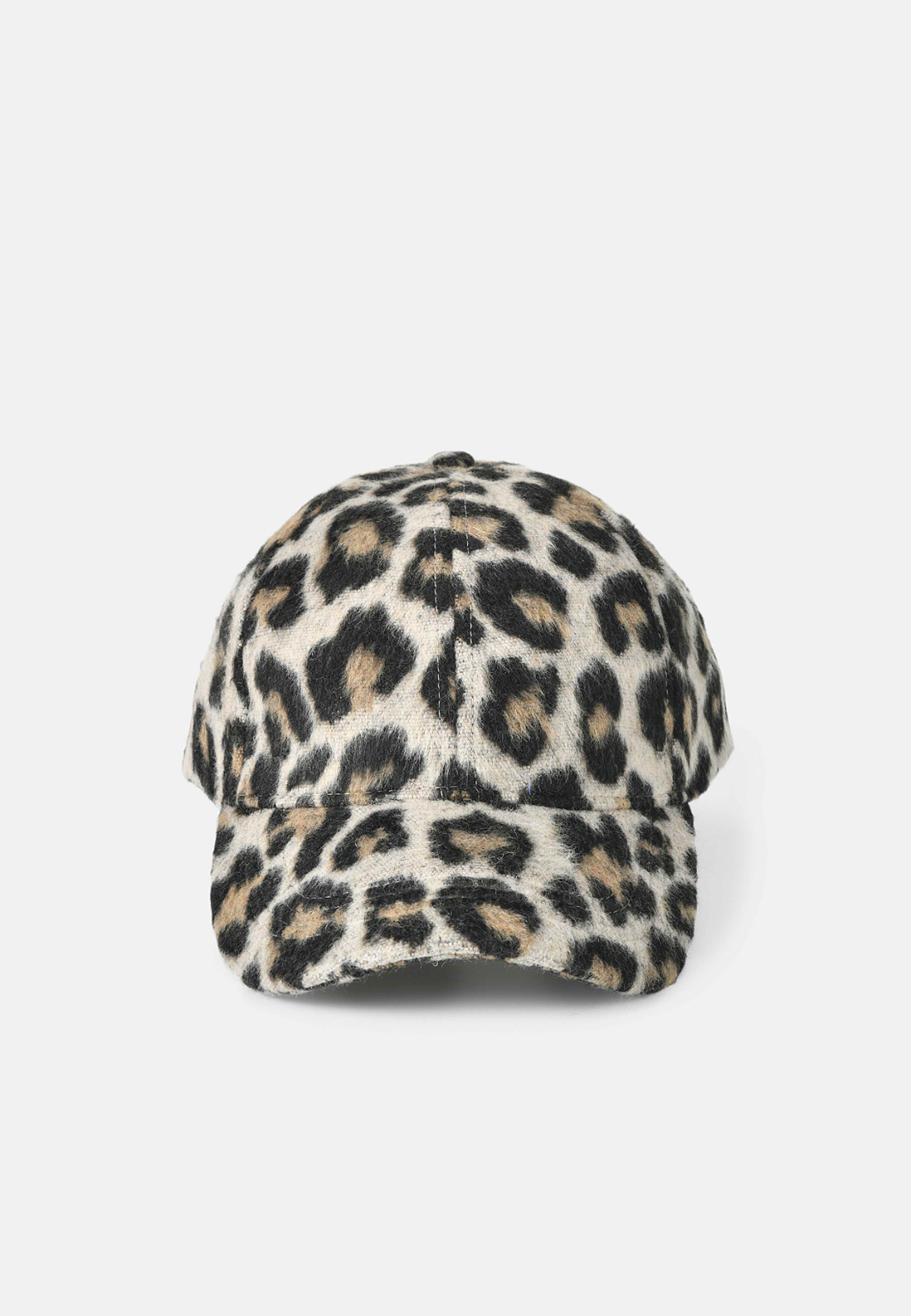 Leopardmönstrad keps LINNEA, från Å WOMAN, i färgen Grey. Klicka för att öppna bilden i stort format