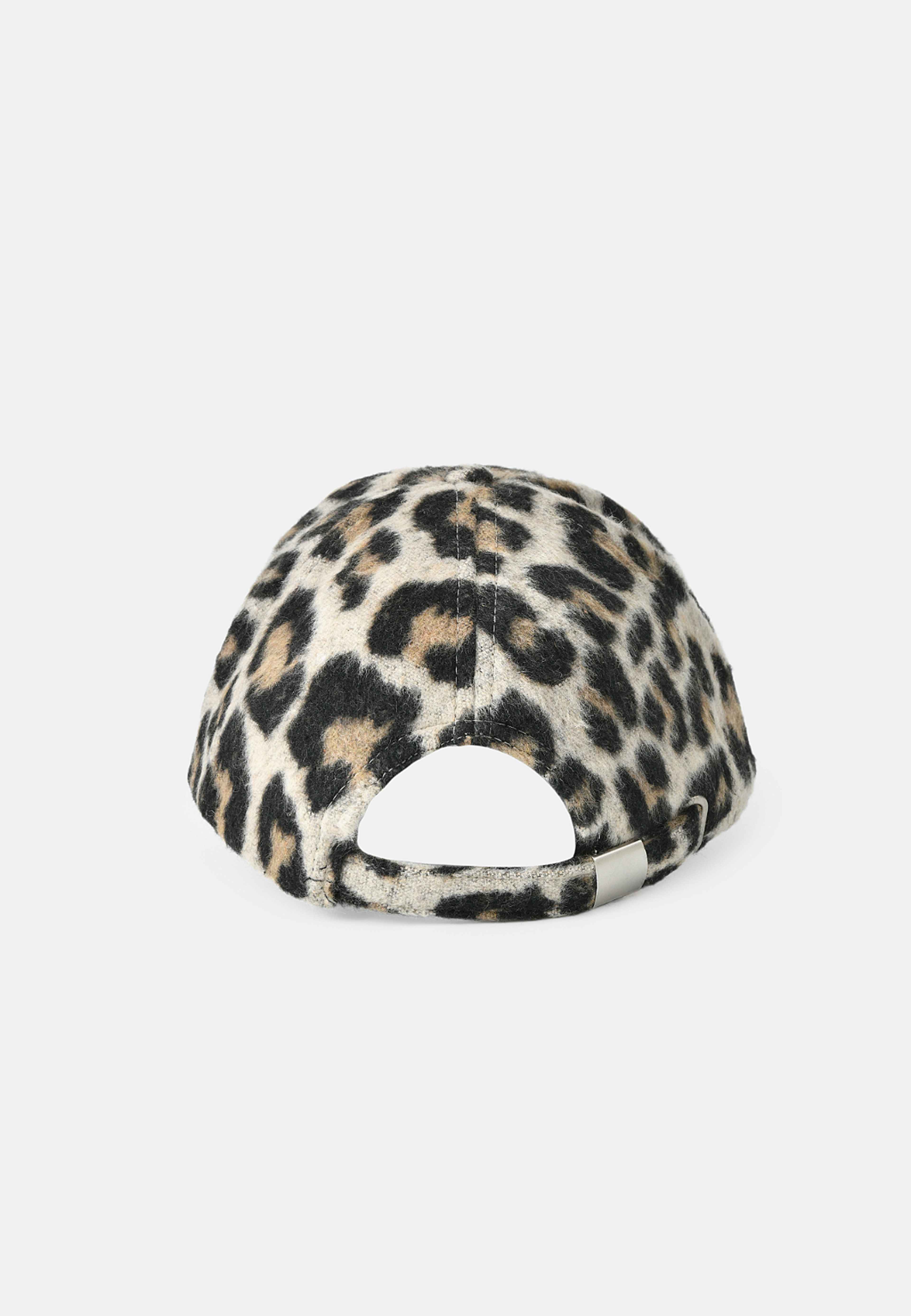 Leopardmönstrad keps LINNEA, från Å WOMAN, i färgen Grey. Klicka för att öppna bilden i stort format